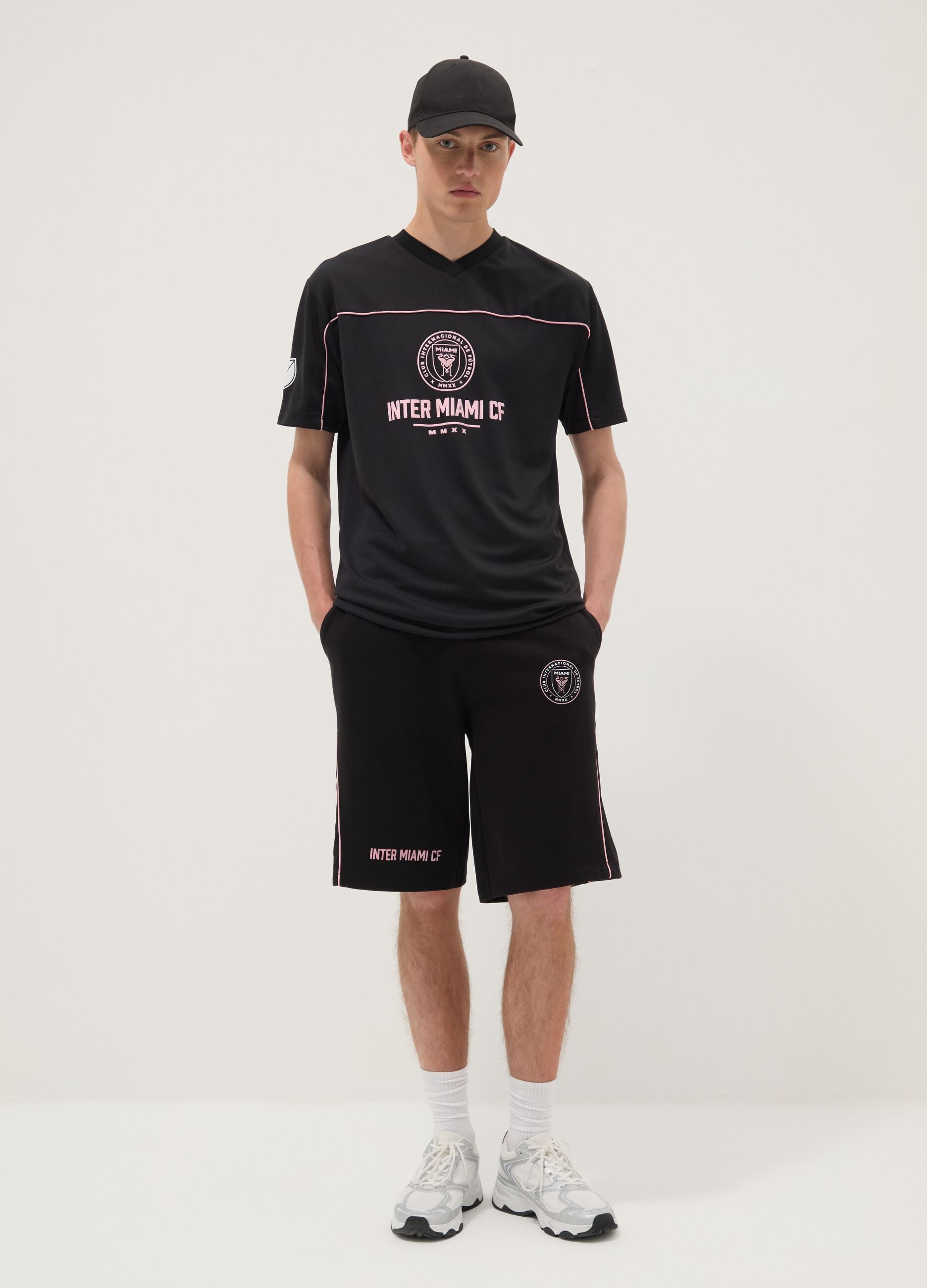 Black cotton-blend sports shorts, regular fit