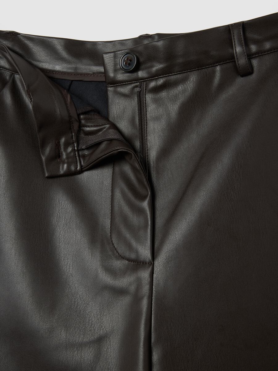 Pantaloni neri in vernice regular fit_5