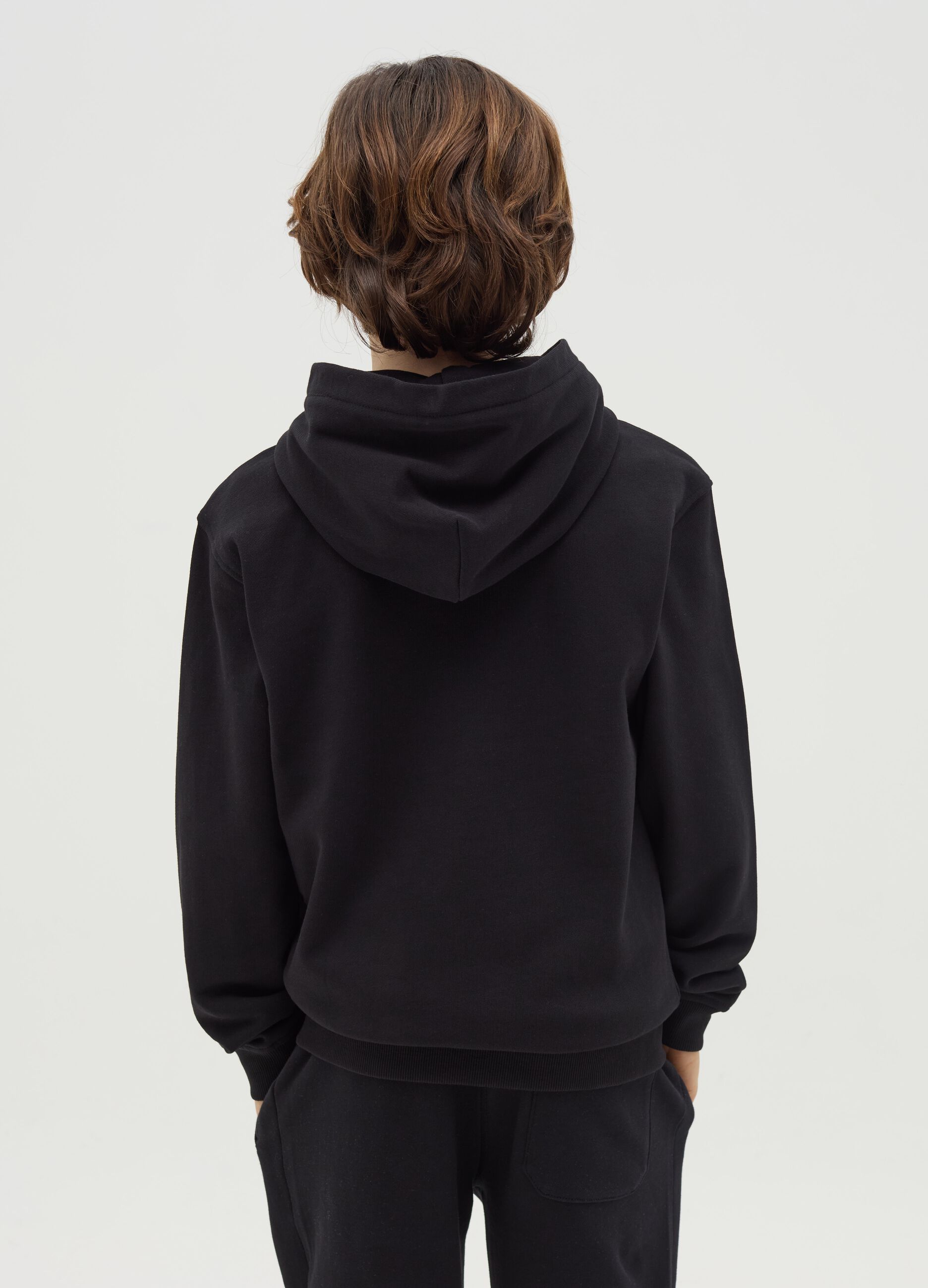 Full-zip Essential con cappuccio e tasche