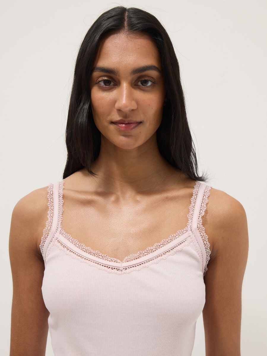 Canottiera in puro cotone rosa regular fit con bordo in pizzo_1
