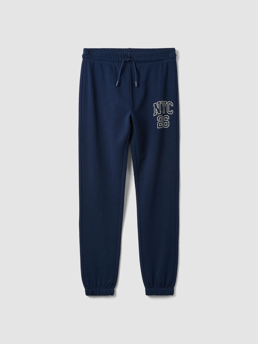 Jogger blu in puro cotone con stampa college per ragazzo_3