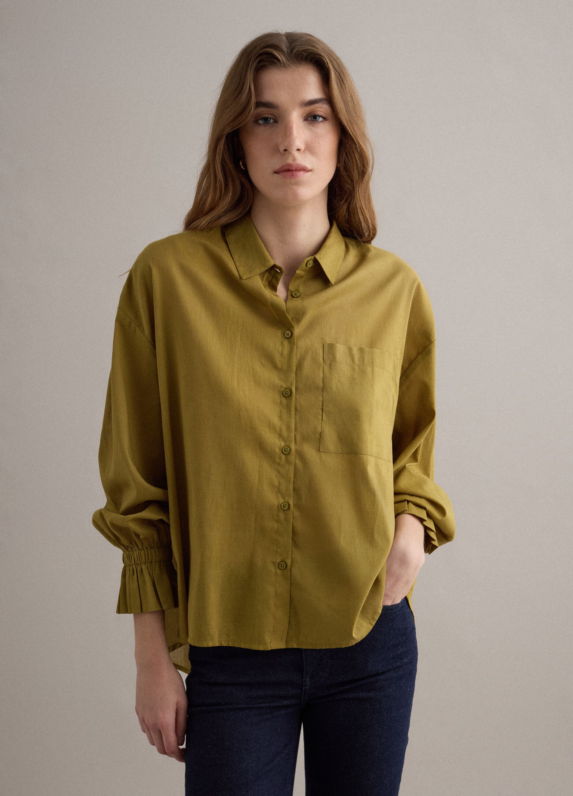 Green short-sleeved pure cotton shirt