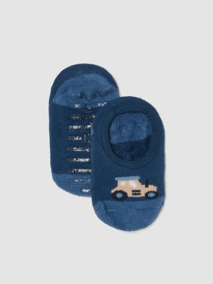 Calze a pantofola blu in cotone organico elasticizzato con trattore_0