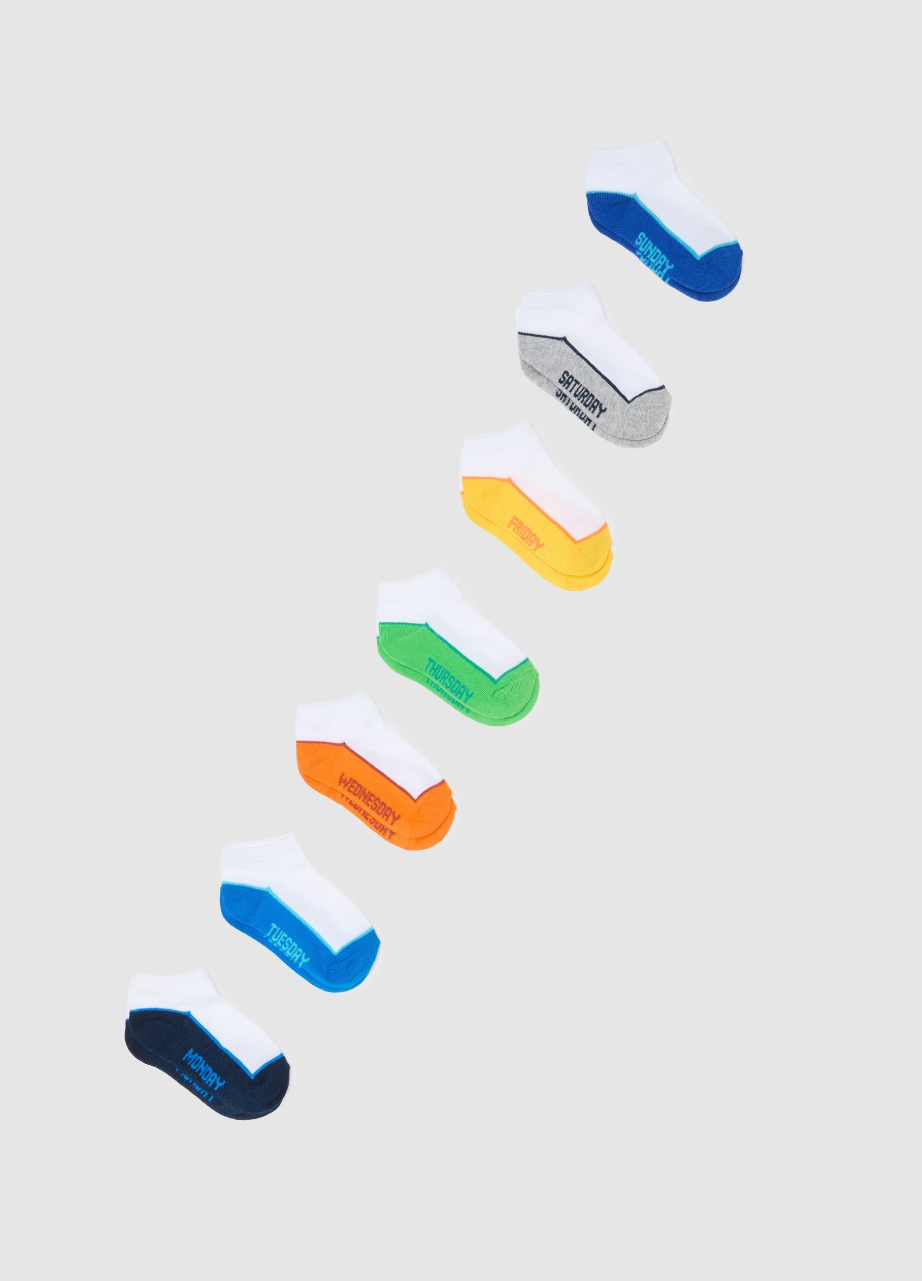 Multi pack shoe liners with days of the week