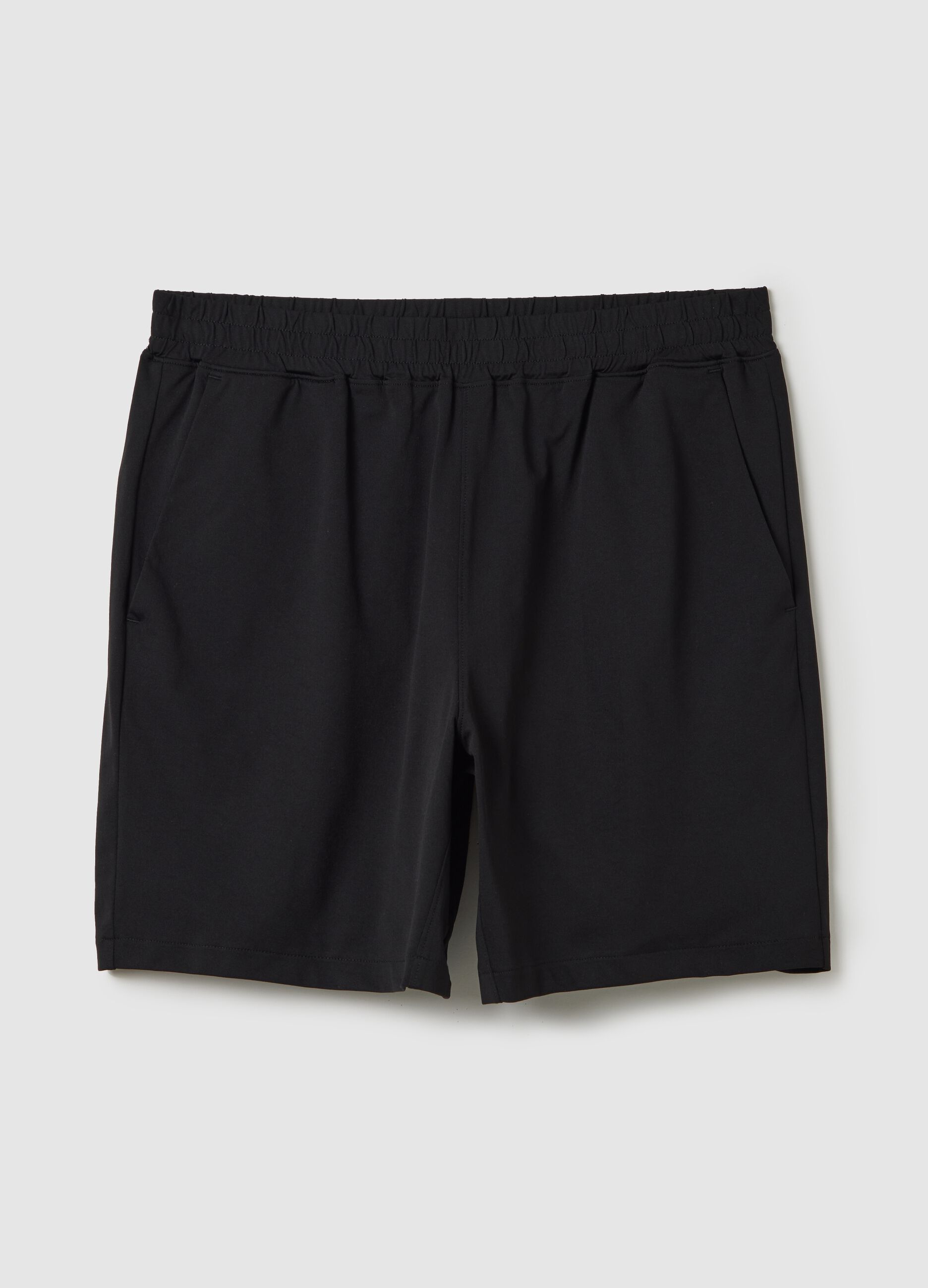 Black Bermuda joggers in stretch fabric