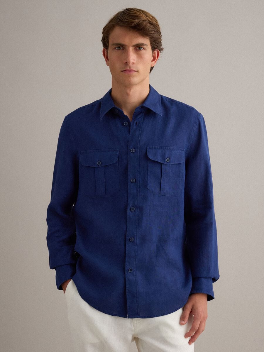 Camicia in puro lino blu regular fit con doppia tasca_1