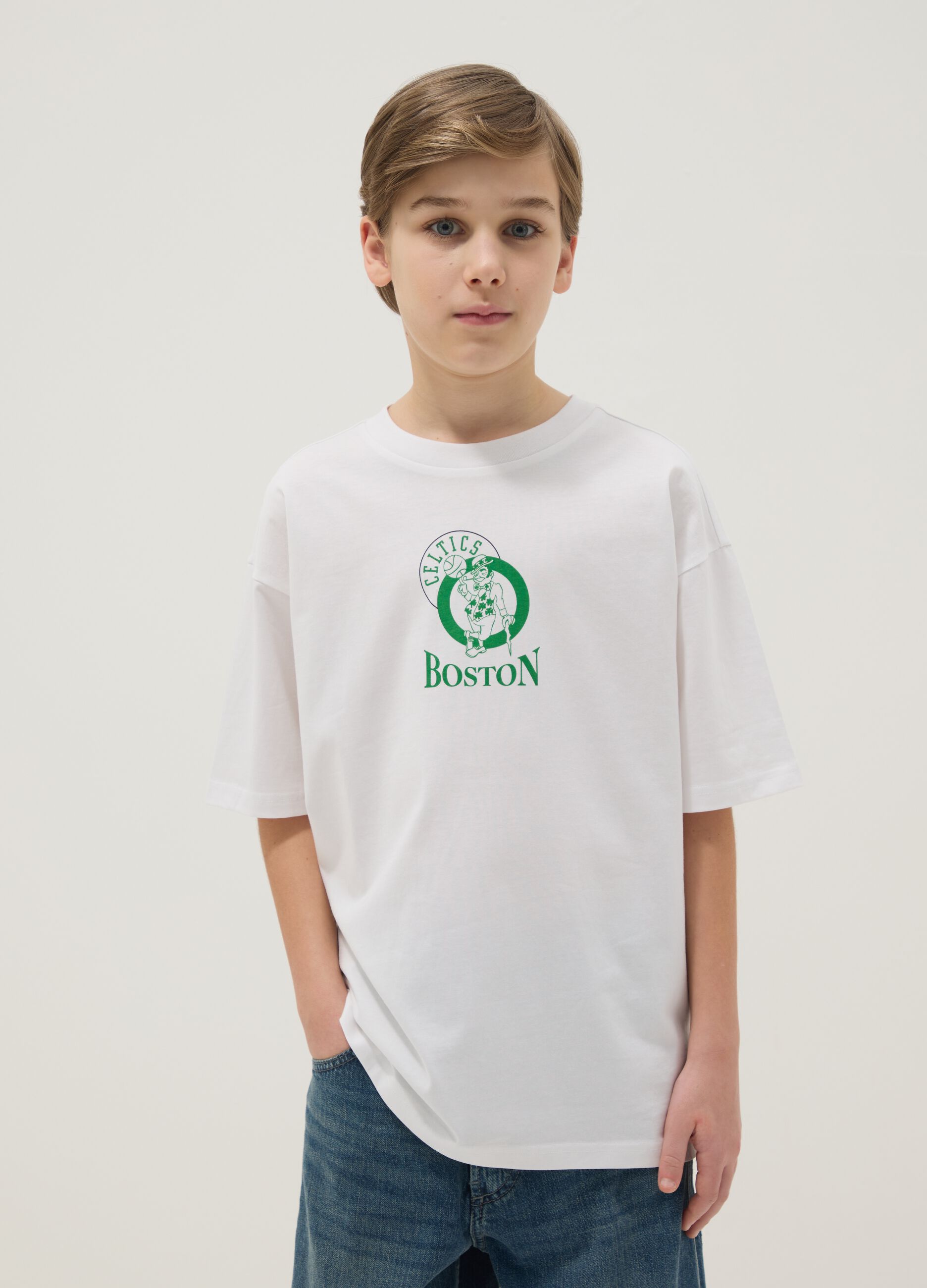 Children's white pure cotton oversized t-shirt with Boston Celtics logo