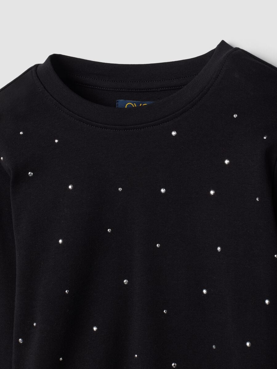 T-shirt nera in cotone elasticizzato con collo a costine slim fit_2