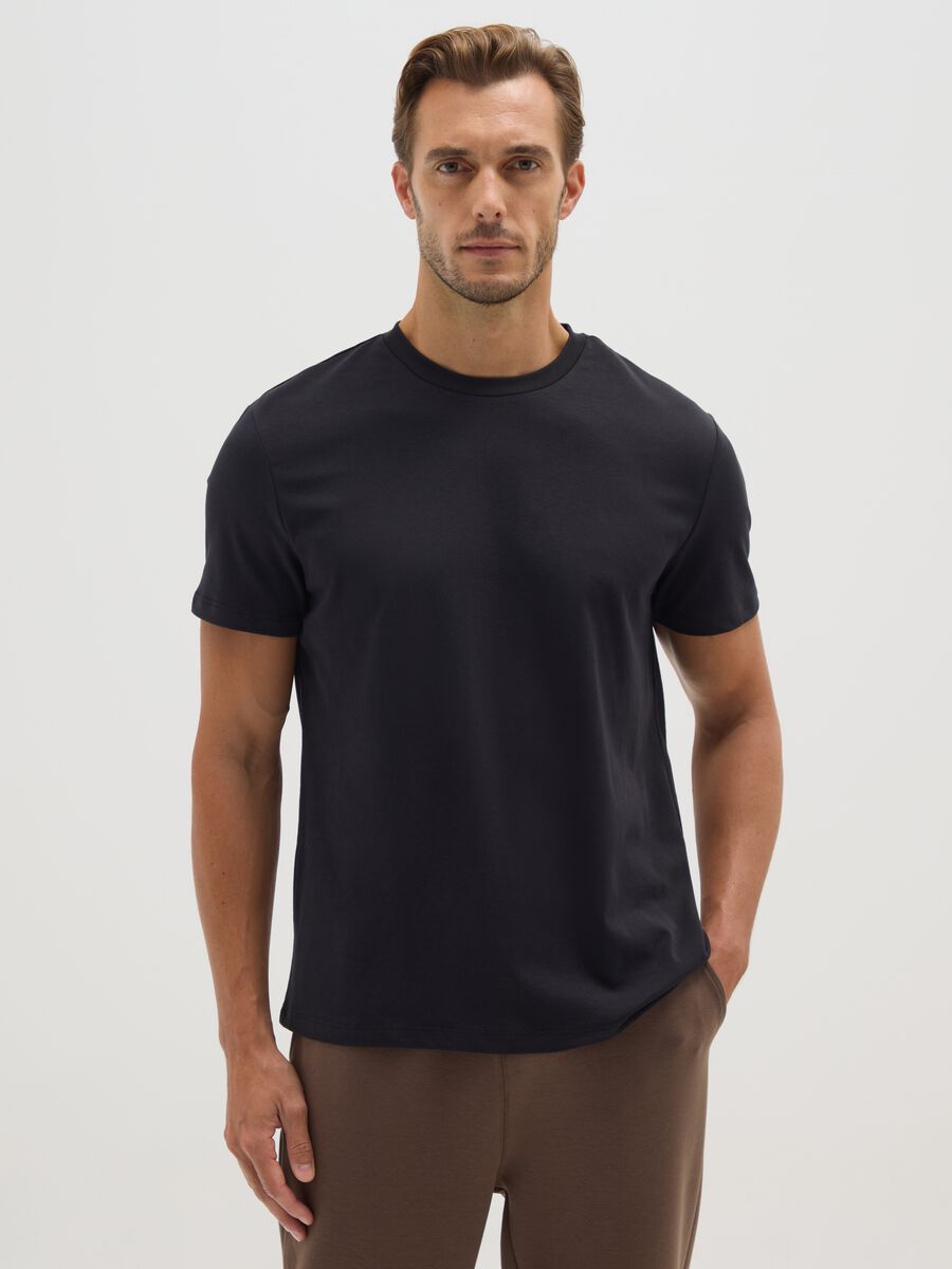 Black cotton blend regular fit T-shirt_0