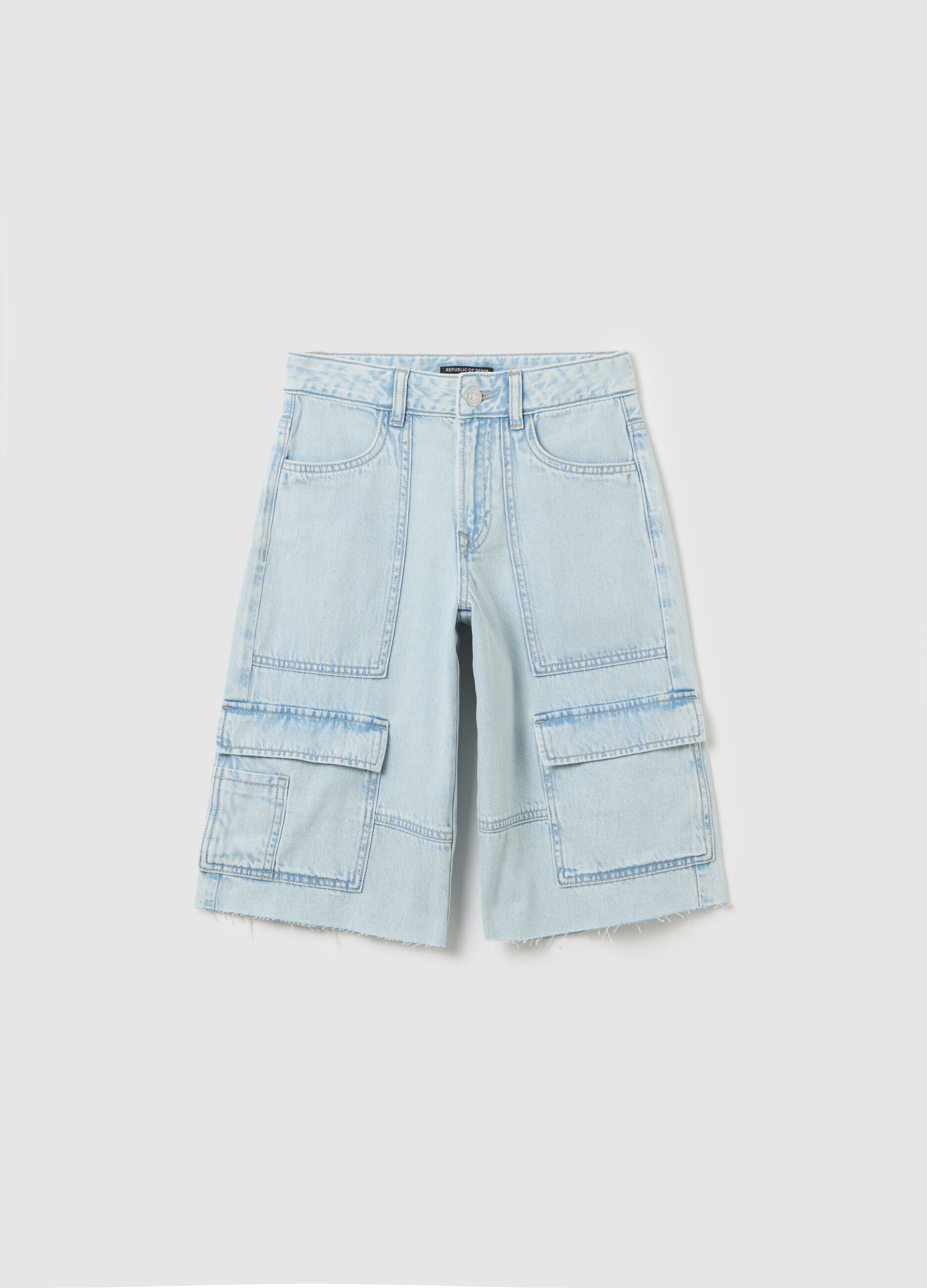 Girls’ light blue regular-fit shorts in 100% cotton with adjustable waist