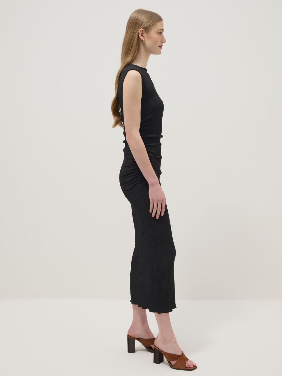 Abito lungo nero fitted in tessuto elasticizzato_1