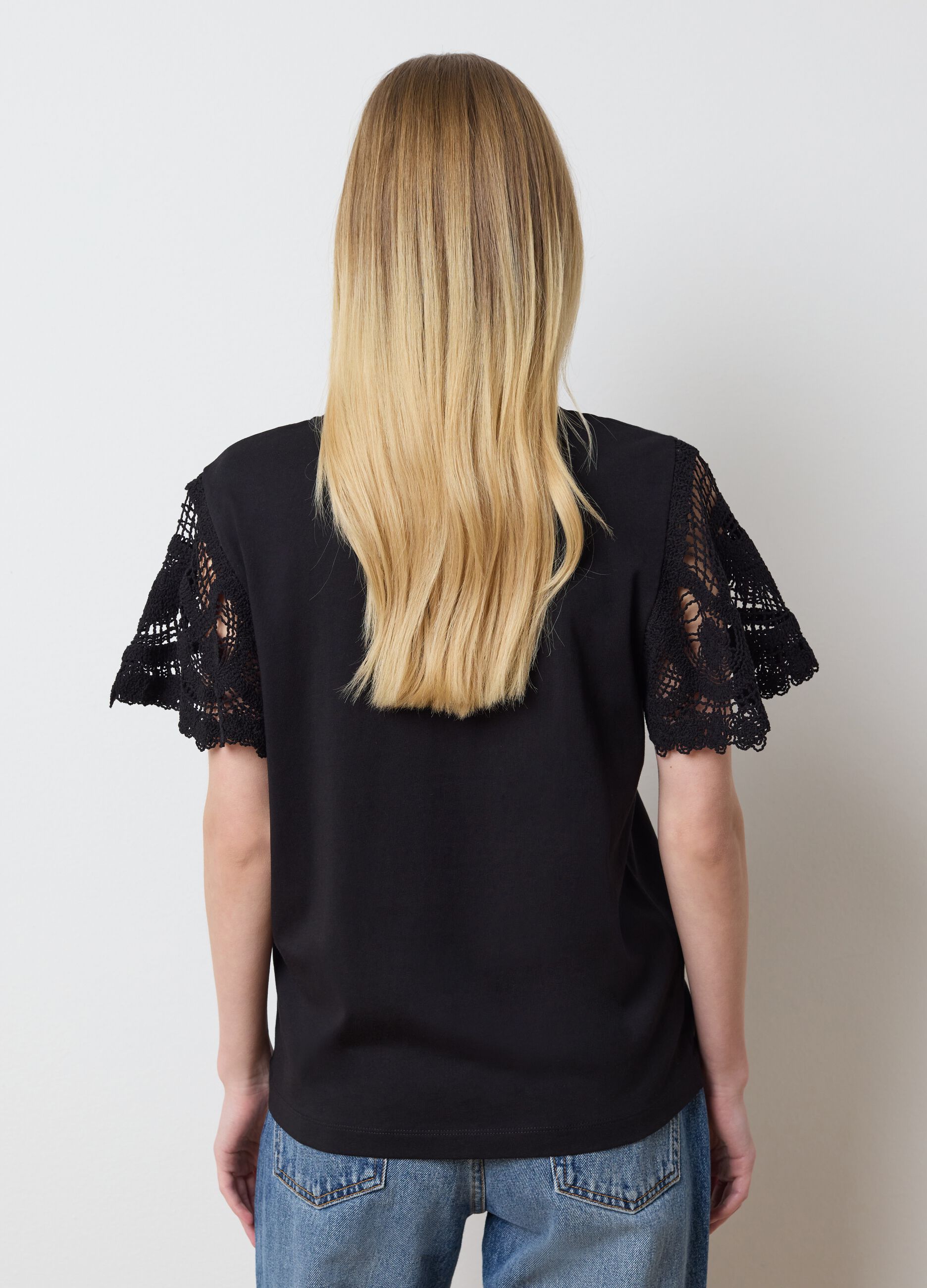 Black T-shirt with lace details