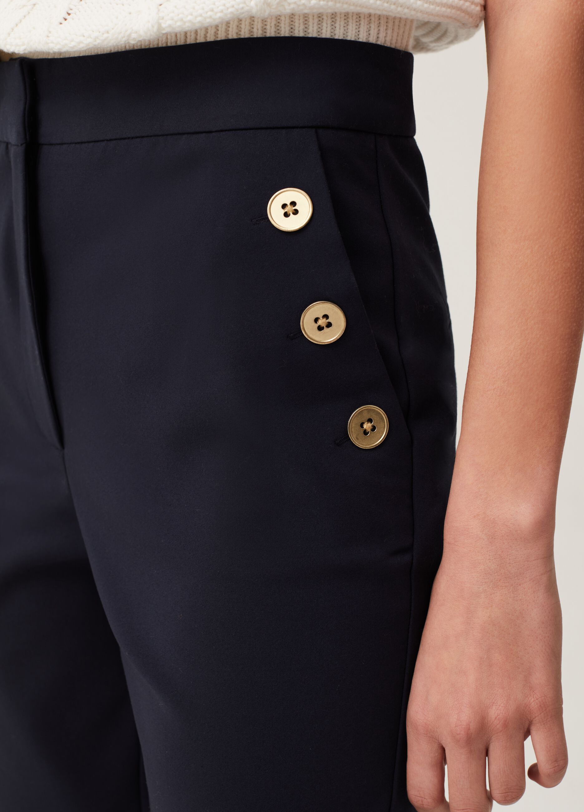 Cigarette trousers with gold-coloured buttons