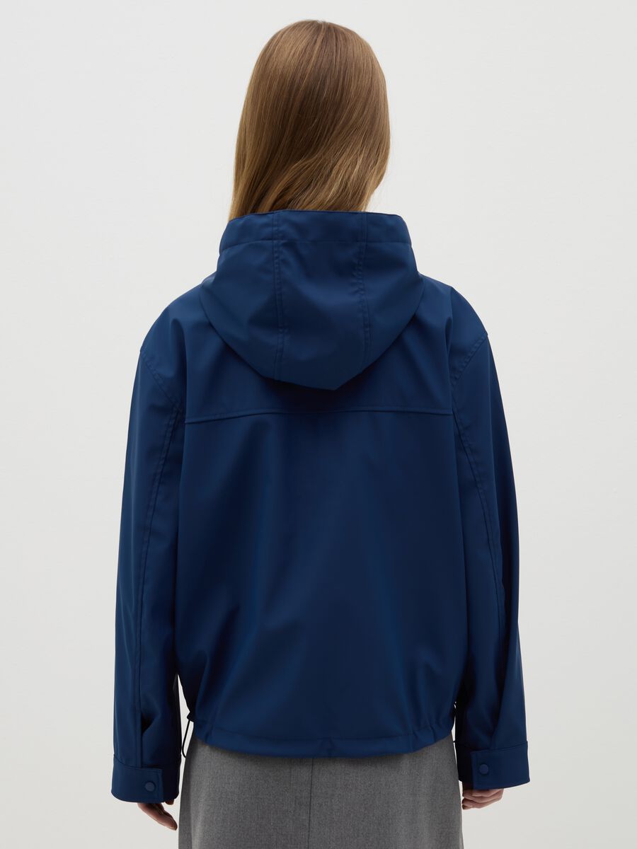 Short parka with hood and drawstring_2