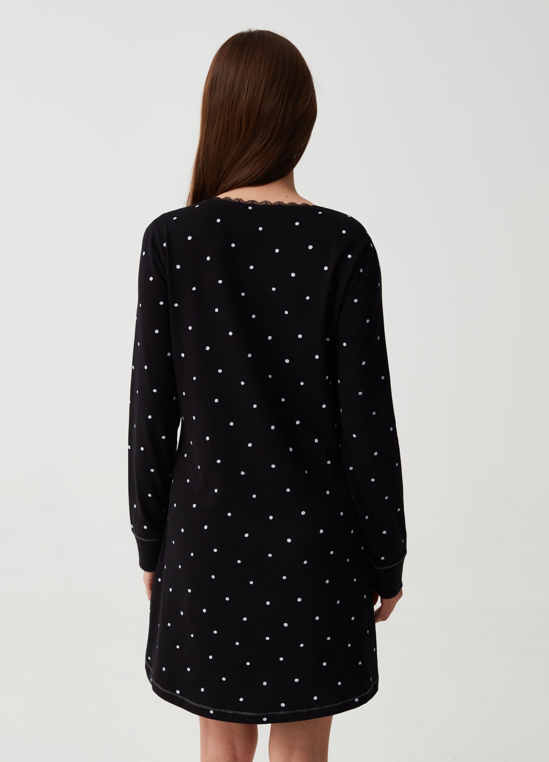 Camicia da notte a pois con scollo serafino
