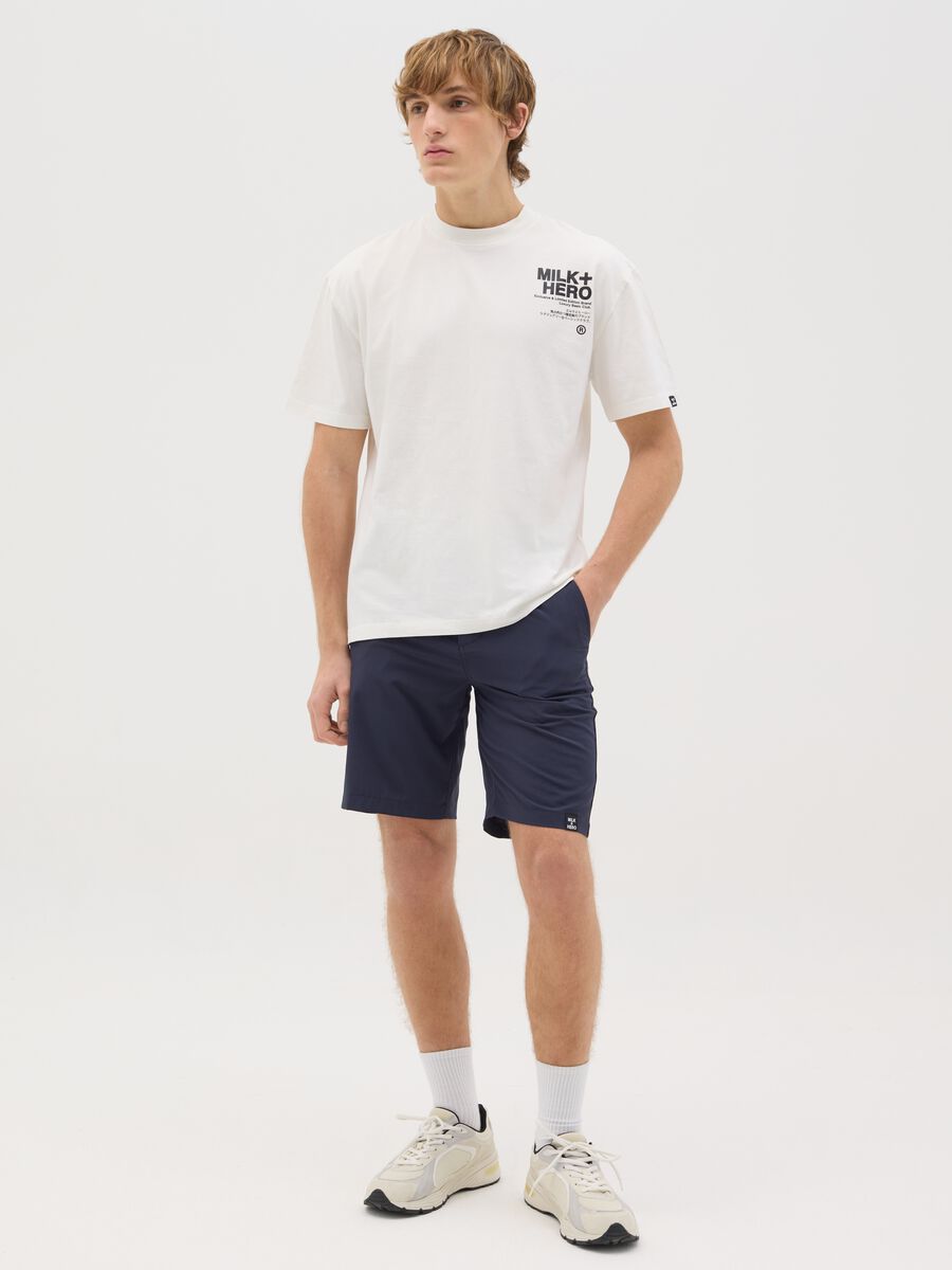 Shorts da uomo in tessuto elasticizzato blu regular fit_0