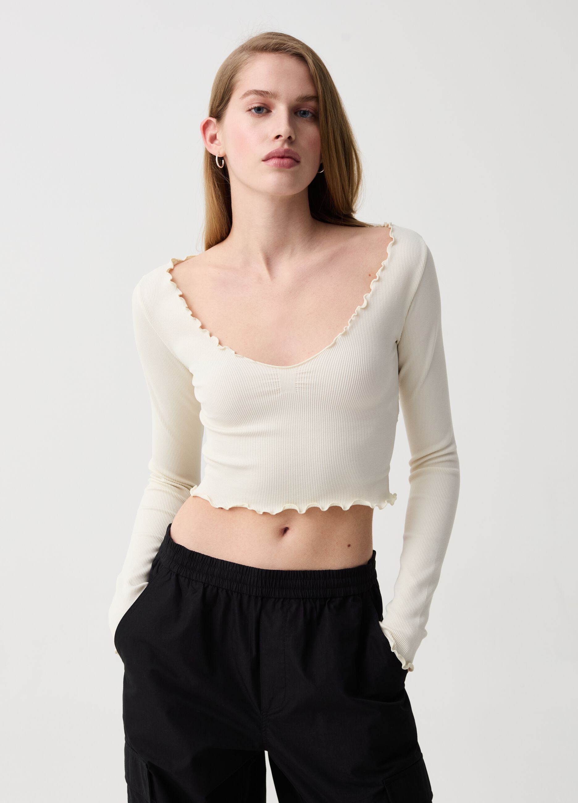 Ribbed crop T-shirt with wavy edging