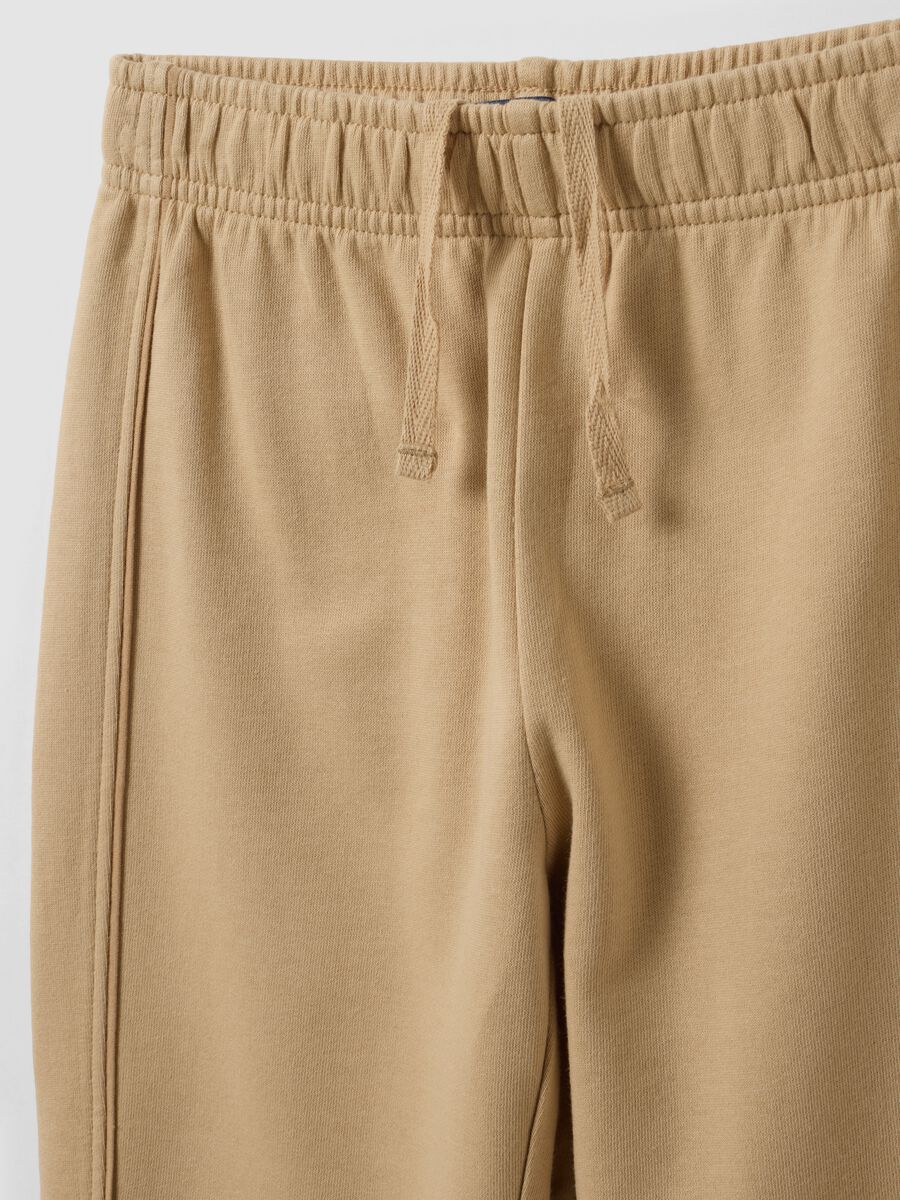 Pantaloni jogger beige in puro cotone organico comfort fit per bambino_2