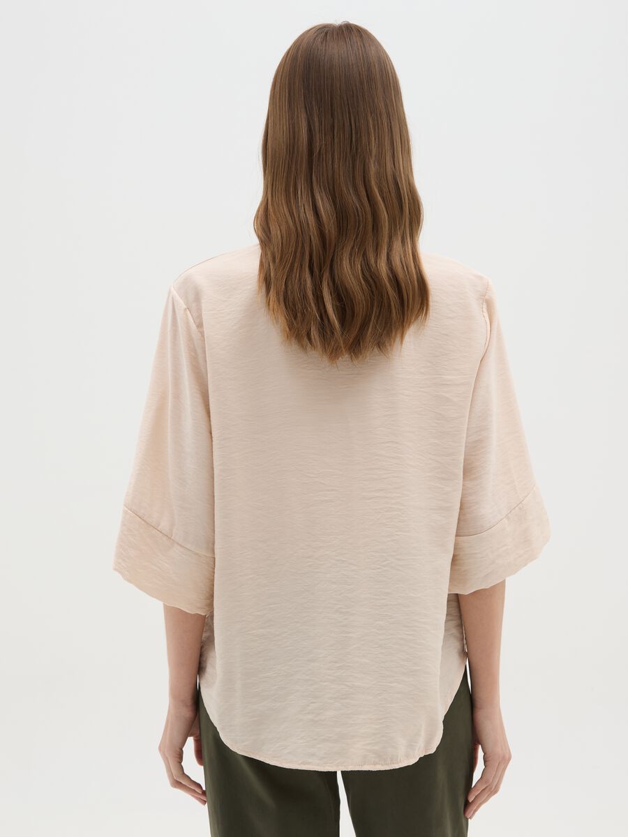 Beige blouse with V-neck and wide sleeves_2