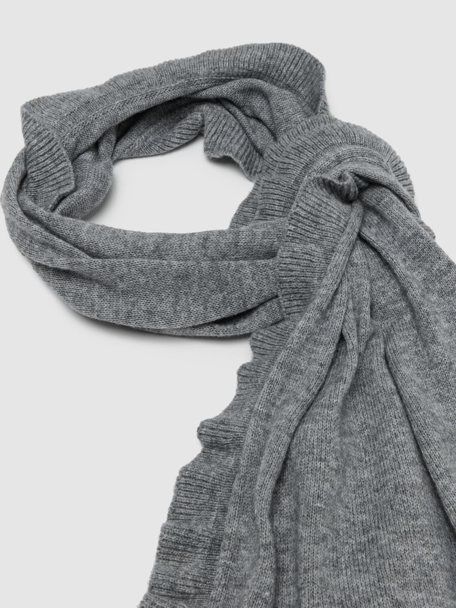 Grey Scarf_1
