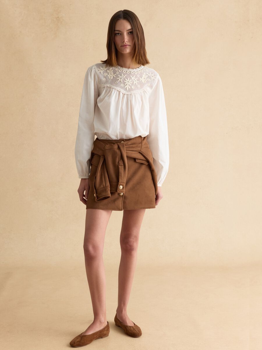 Blusa in puro cotone bianca regular fit con ricami_1