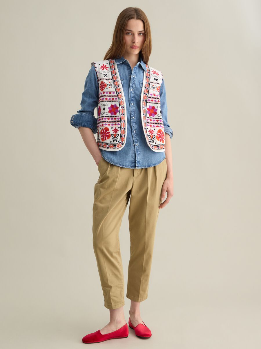 Multicoloured Embroidered Cotton Waistcoat_1