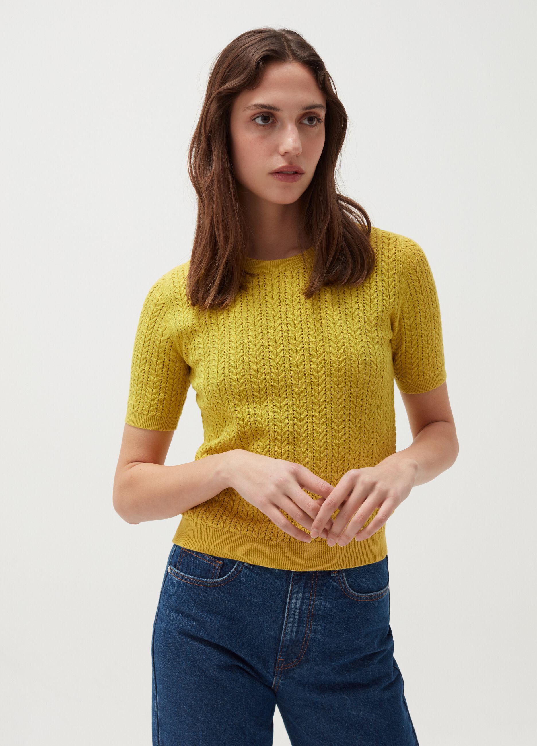 Pullover with short sleeves and braided motif