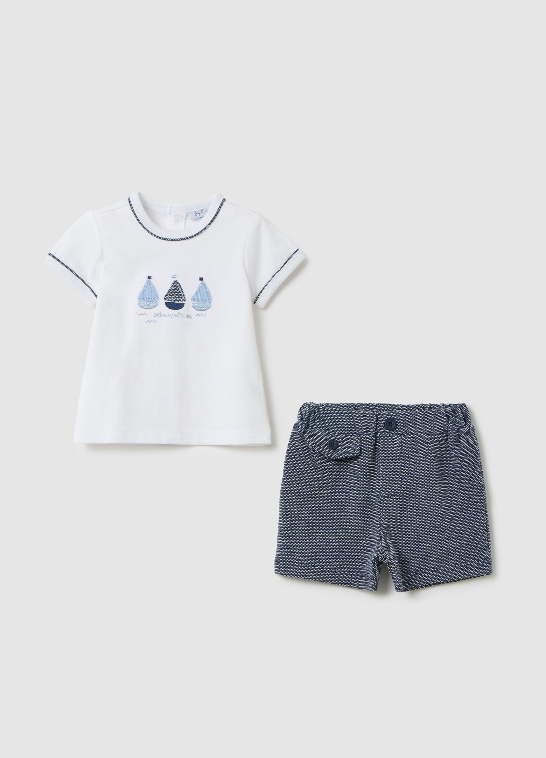 Newborn coordinated set in pure white cotton