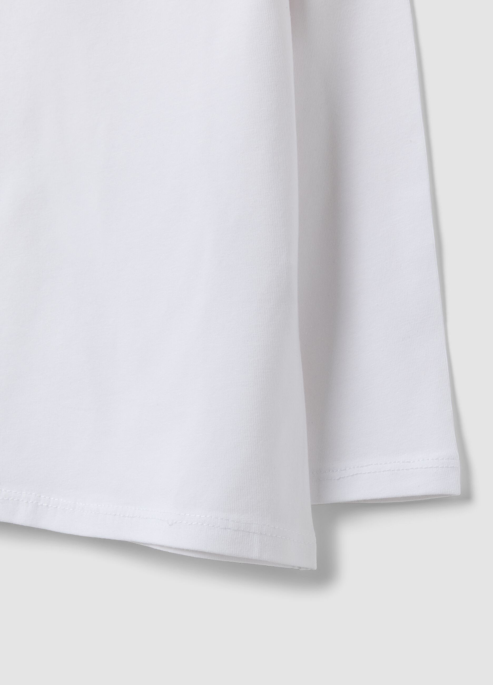 White long-sleeved organic cotton T-shirt