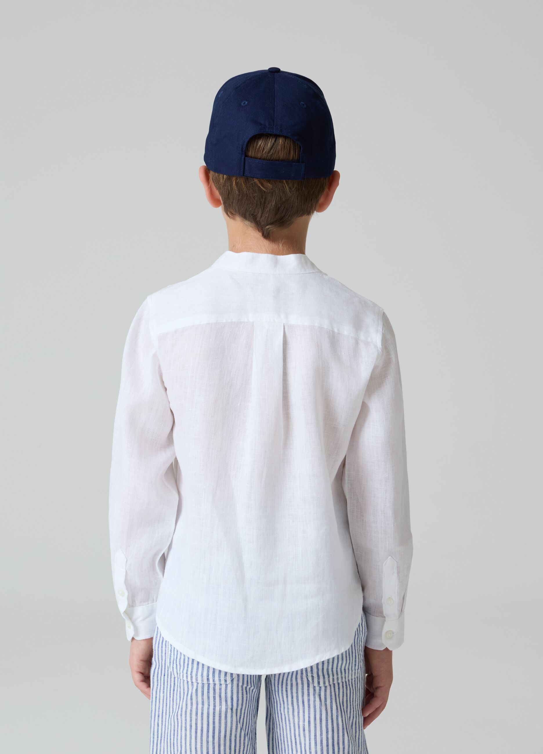 Camicia in lino scollo serafino