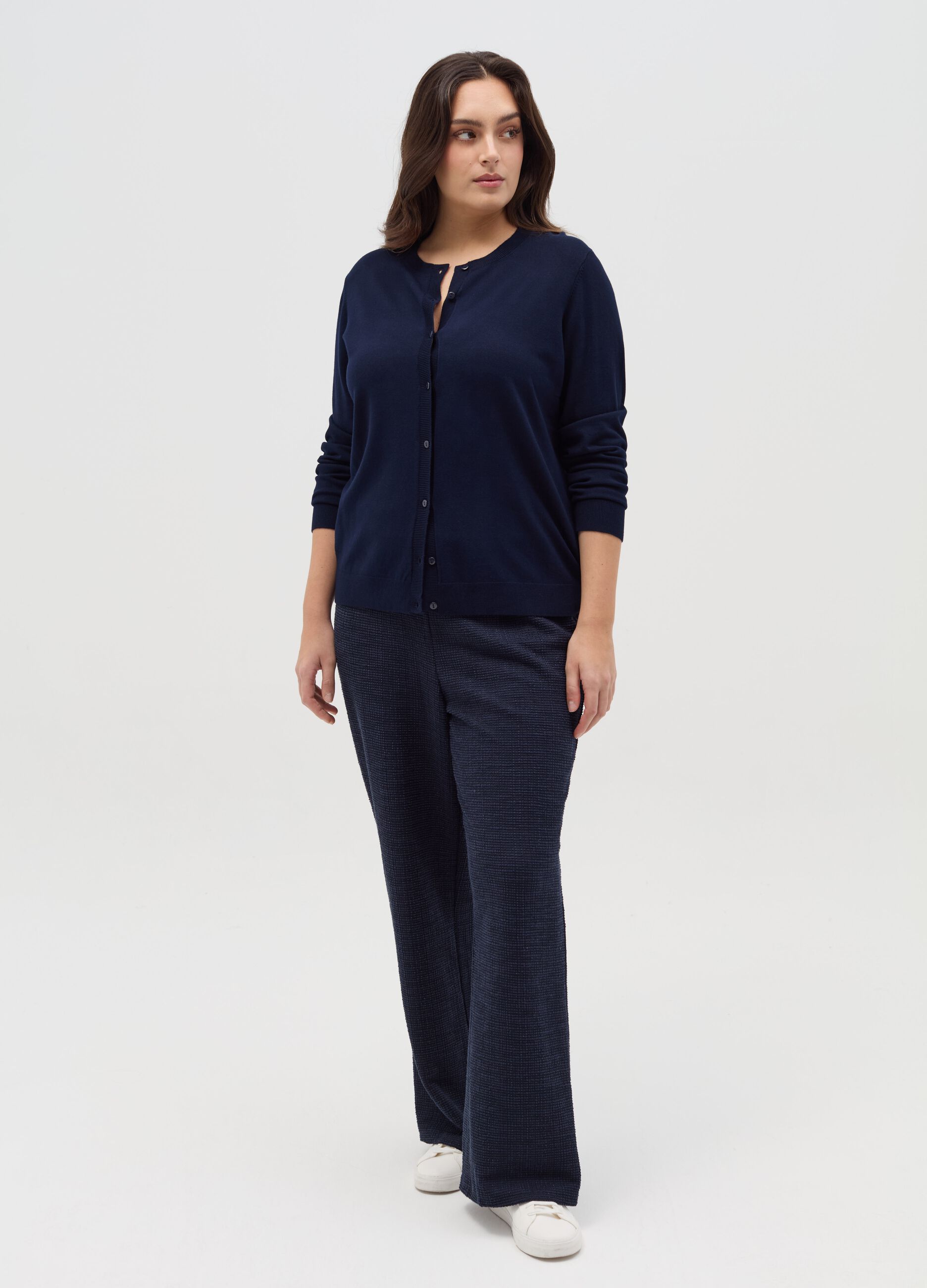 Curvy cardigan with round neck