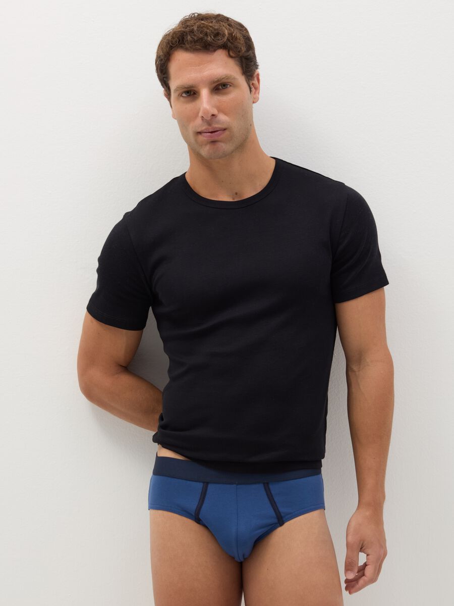 Three-pack briefs with contrasting details_0