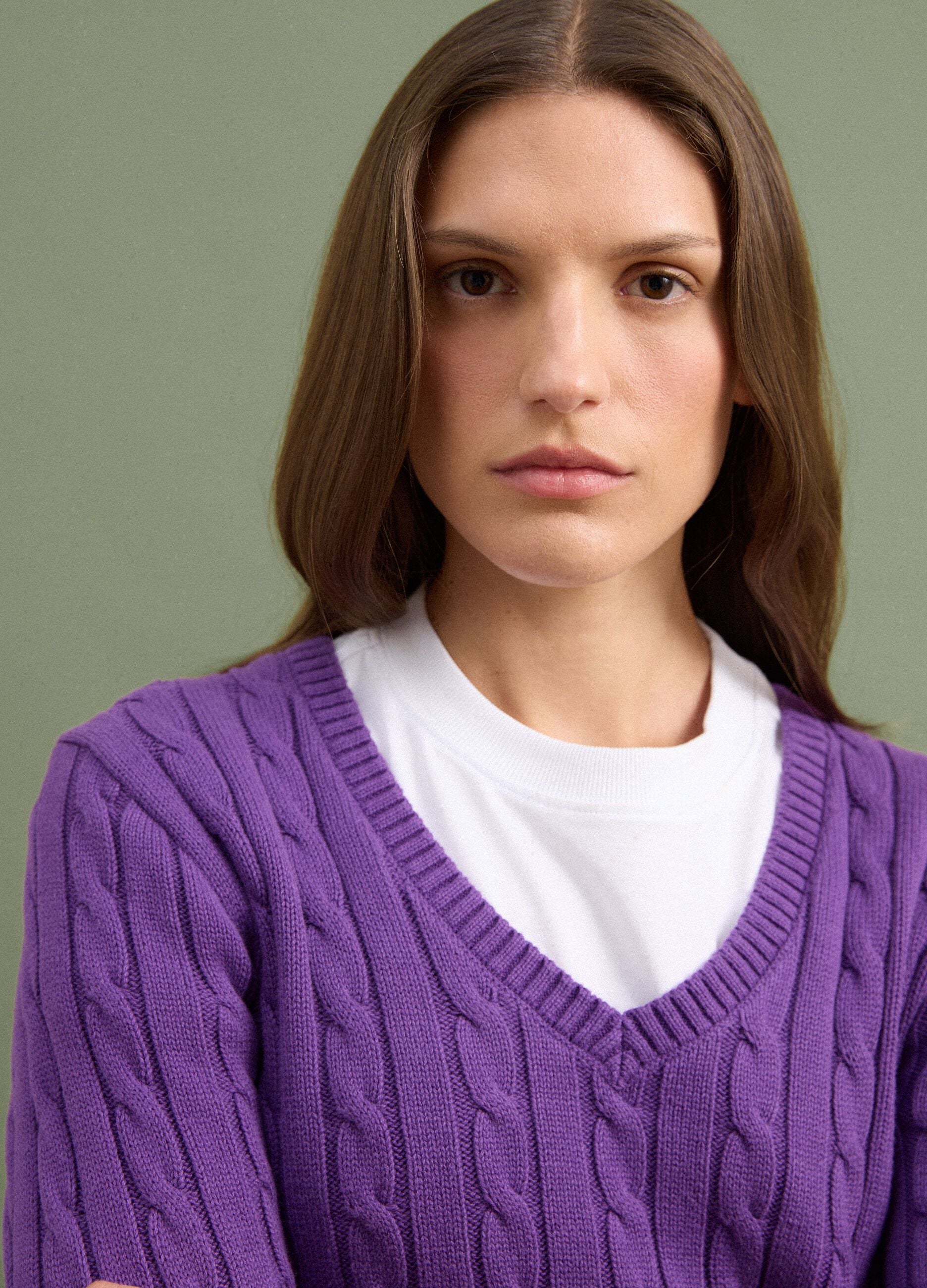Purple pure cotton cable-knit jumper with deep V-neck