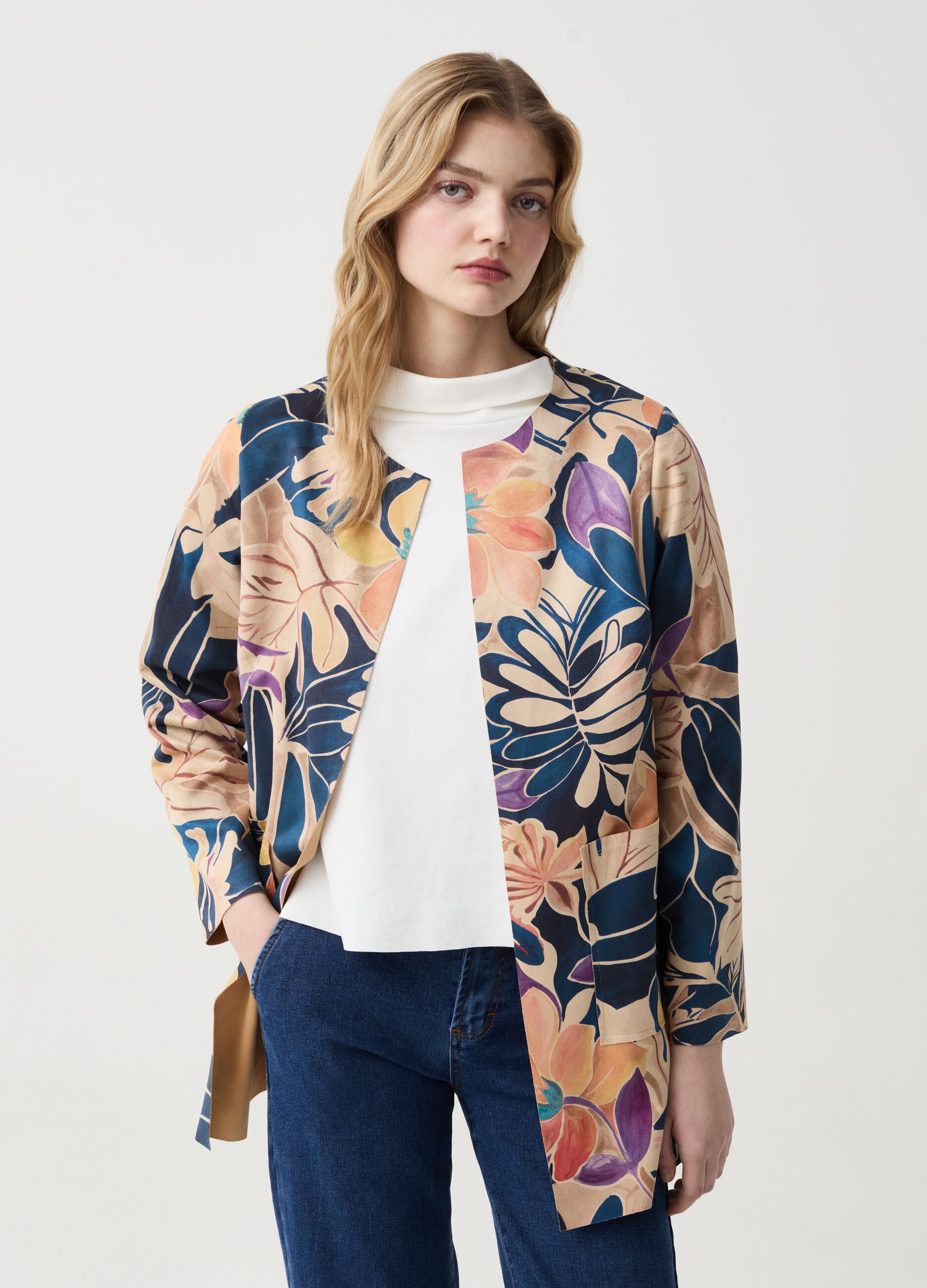 Open jacket in floral suede