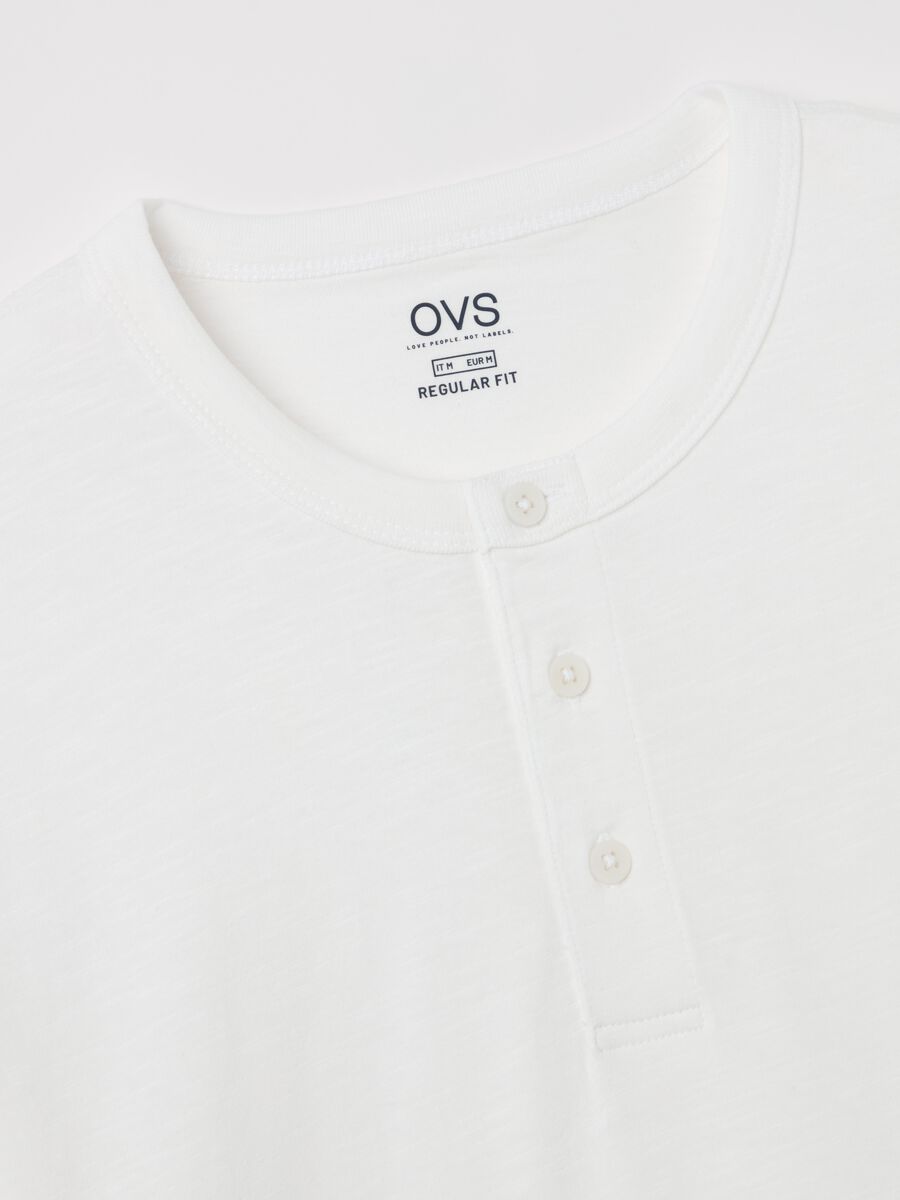 Cotton T-shirt with granddad neckline_2