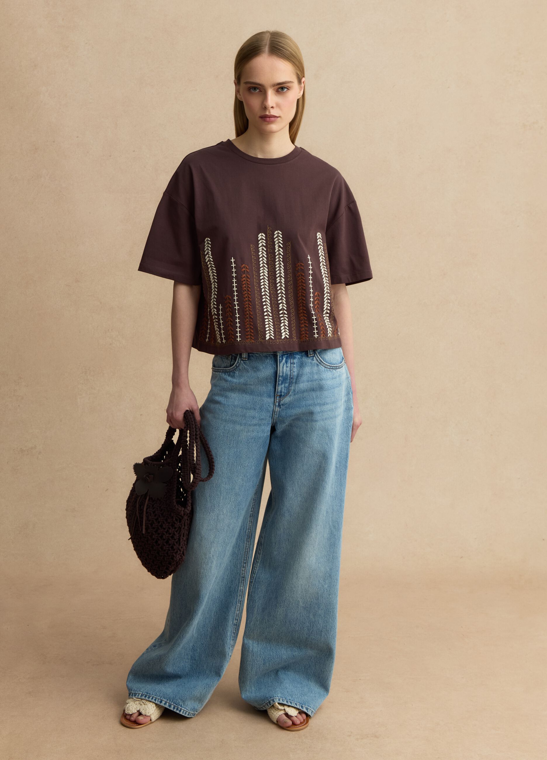 Brown pure cotton regular fit t-shirt with embroidery