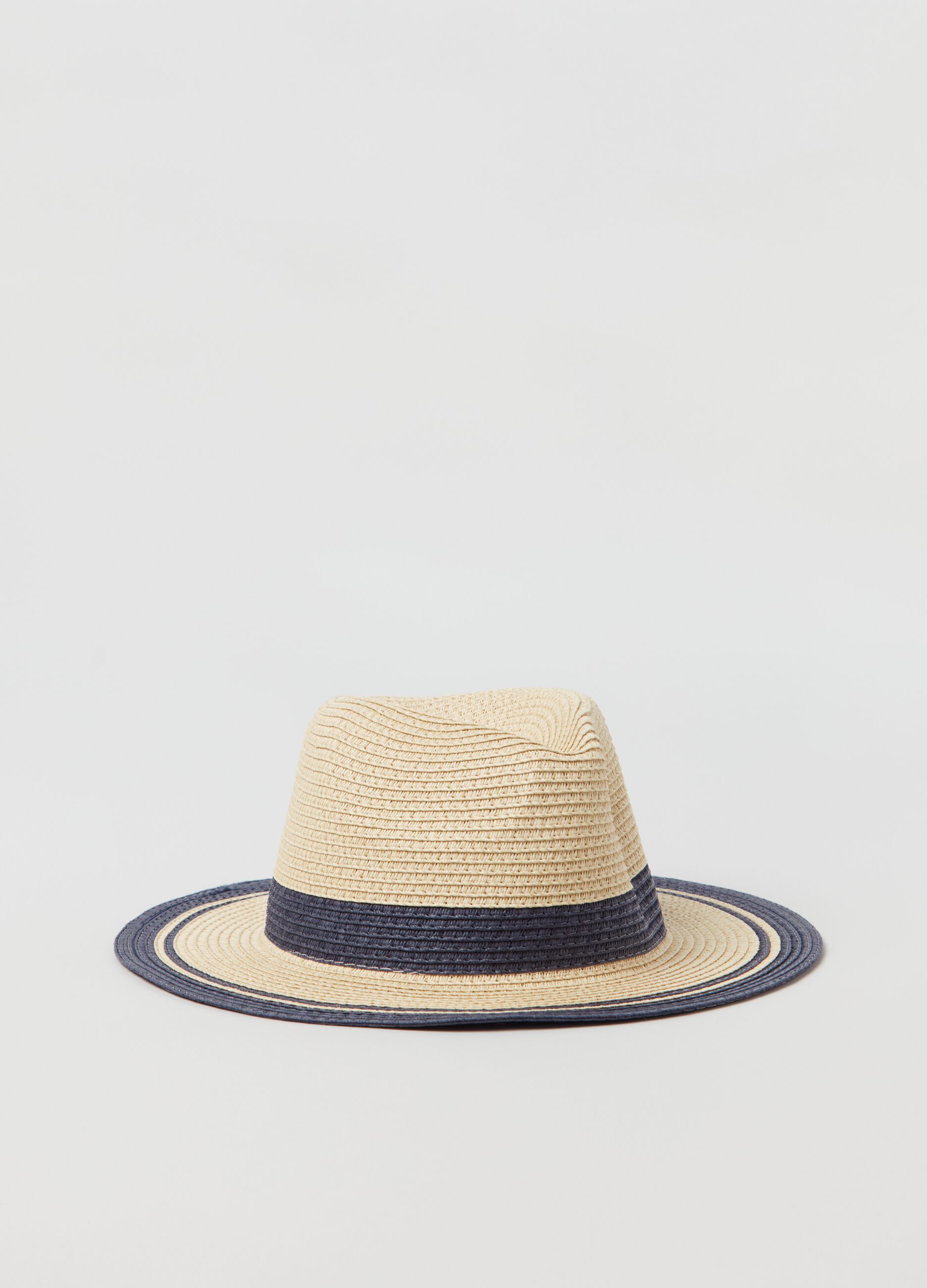 Straw hat with contrasting details