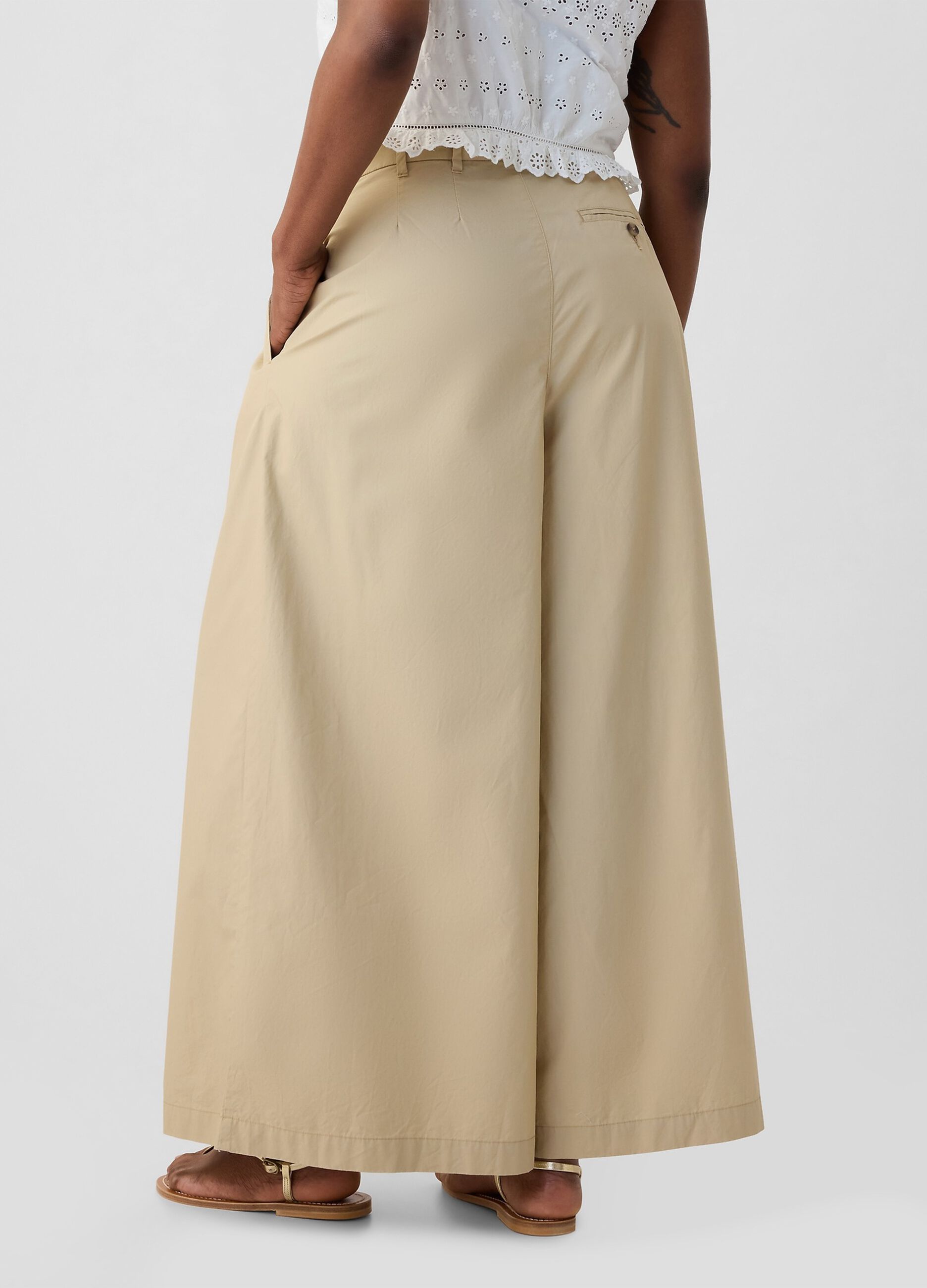GAP x DÔEN Pantalone a vita alta con pinces