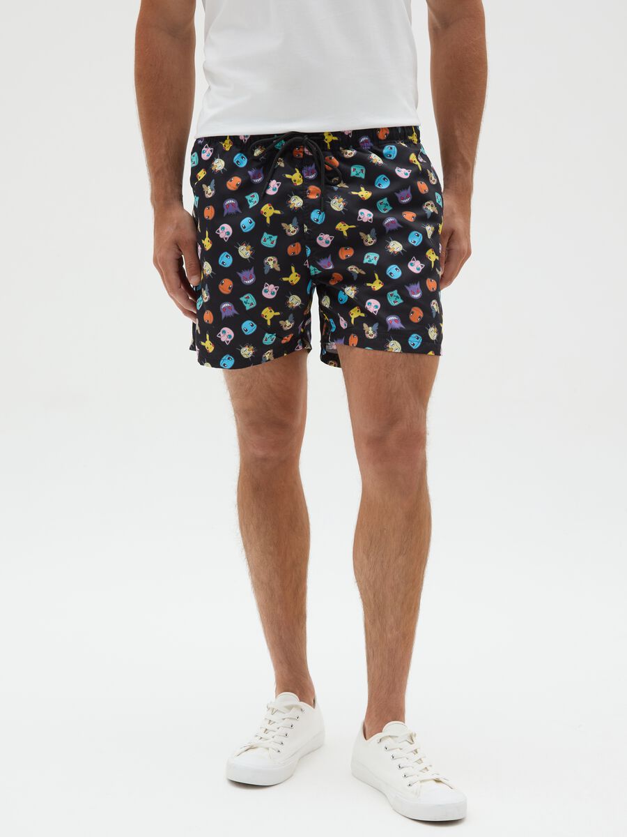 Costume da bagno da uomo in multicolor regular fit con stampa Pokémon_1