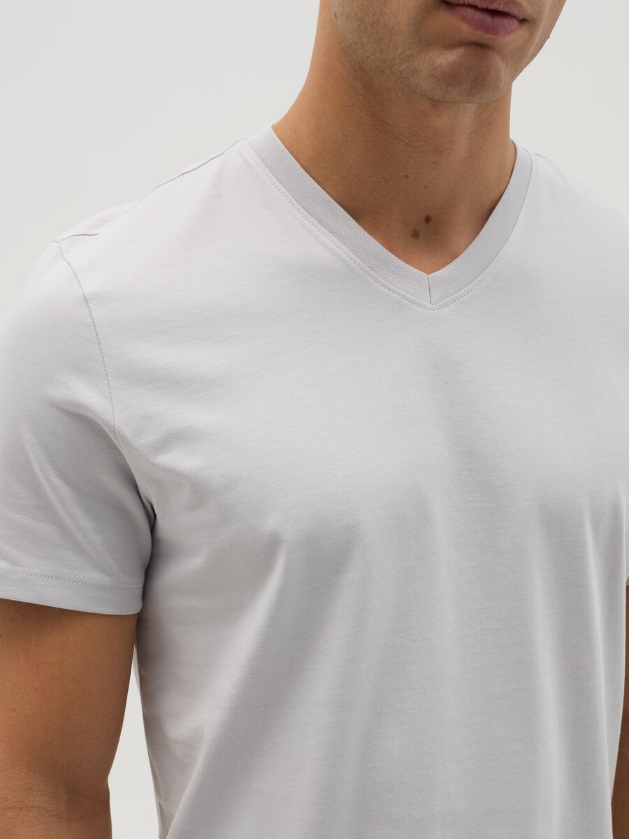 Organic cotton T-shirt with V neck_3