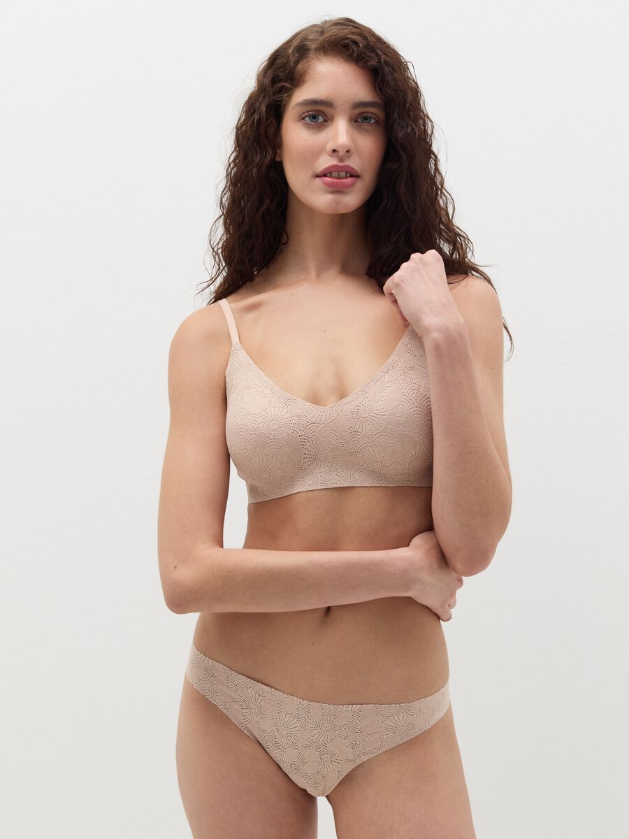 Brazilian-cut briefs in lace with geometric motif_1