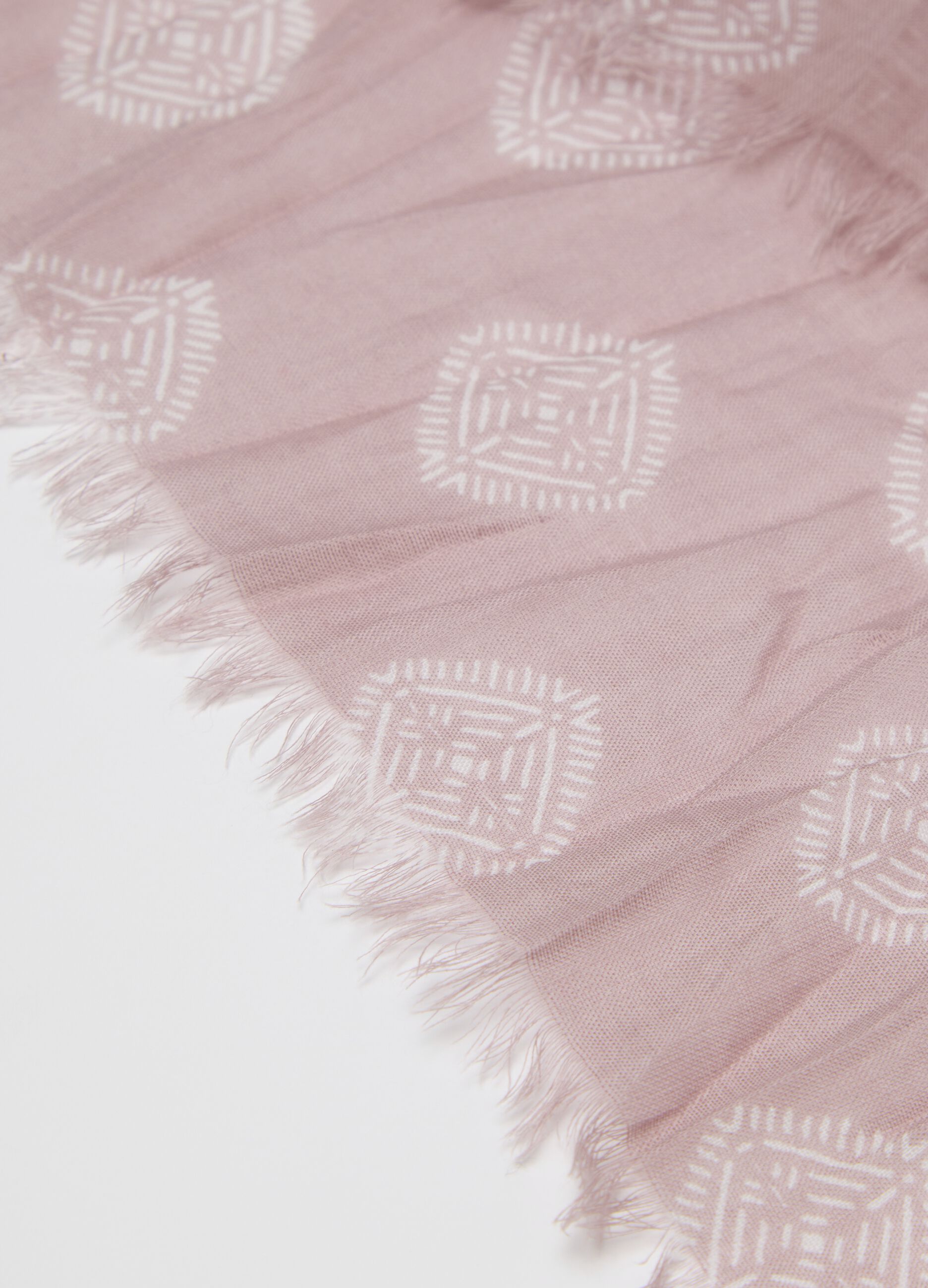 Cotton scarf with geometric motifs
