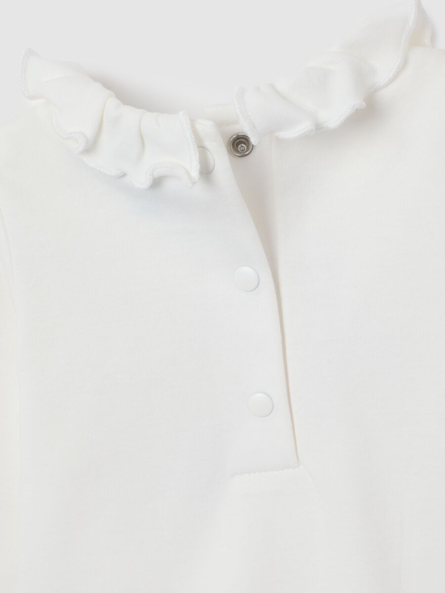 White newborn baby bodysuit in pure cotton with ruffle collar_3