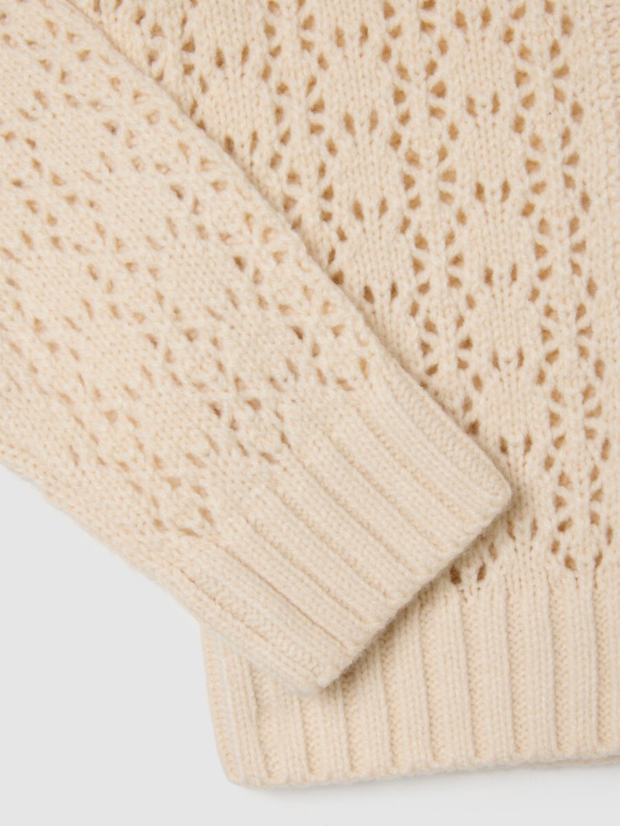 Cardigan beige lavorato a maglia per bambina_2