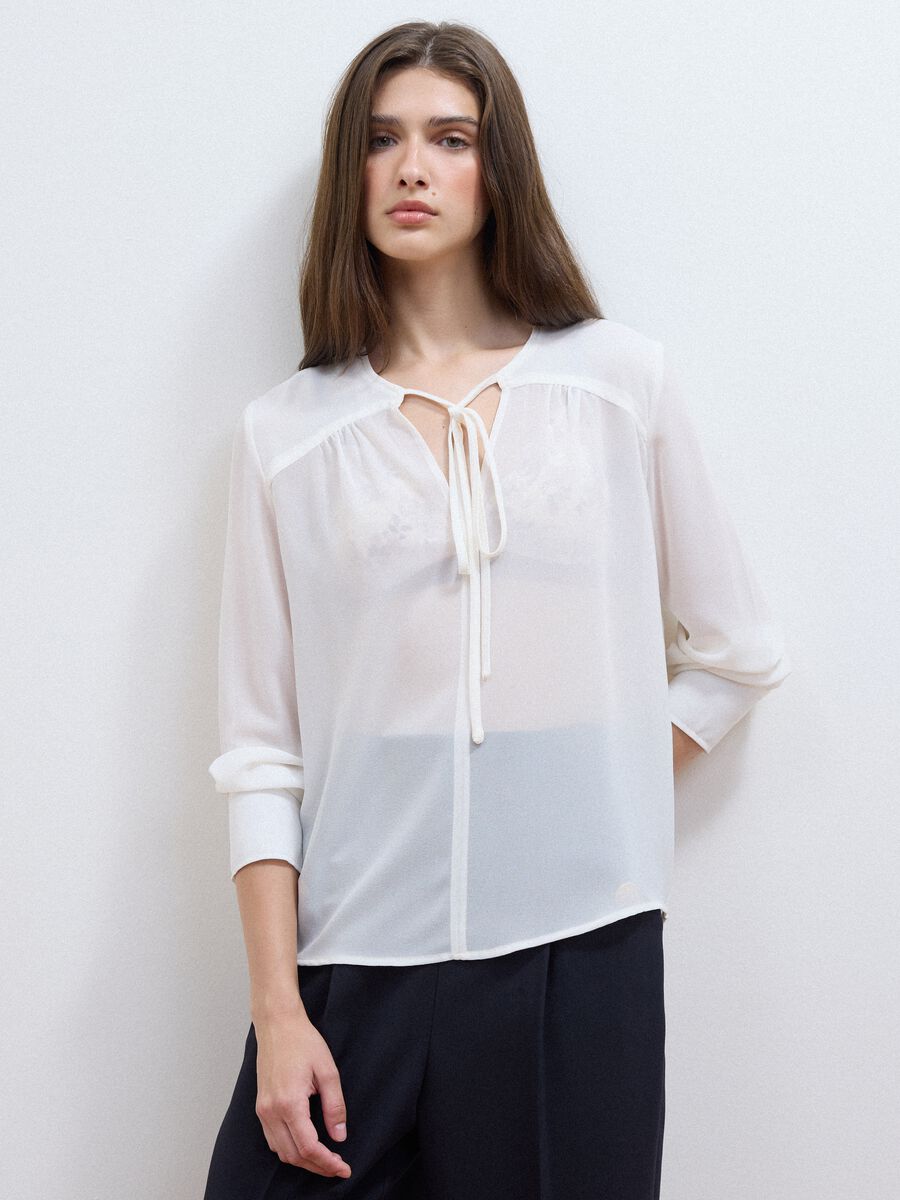 White regular-fit blouse with V-neck and tie detail_1