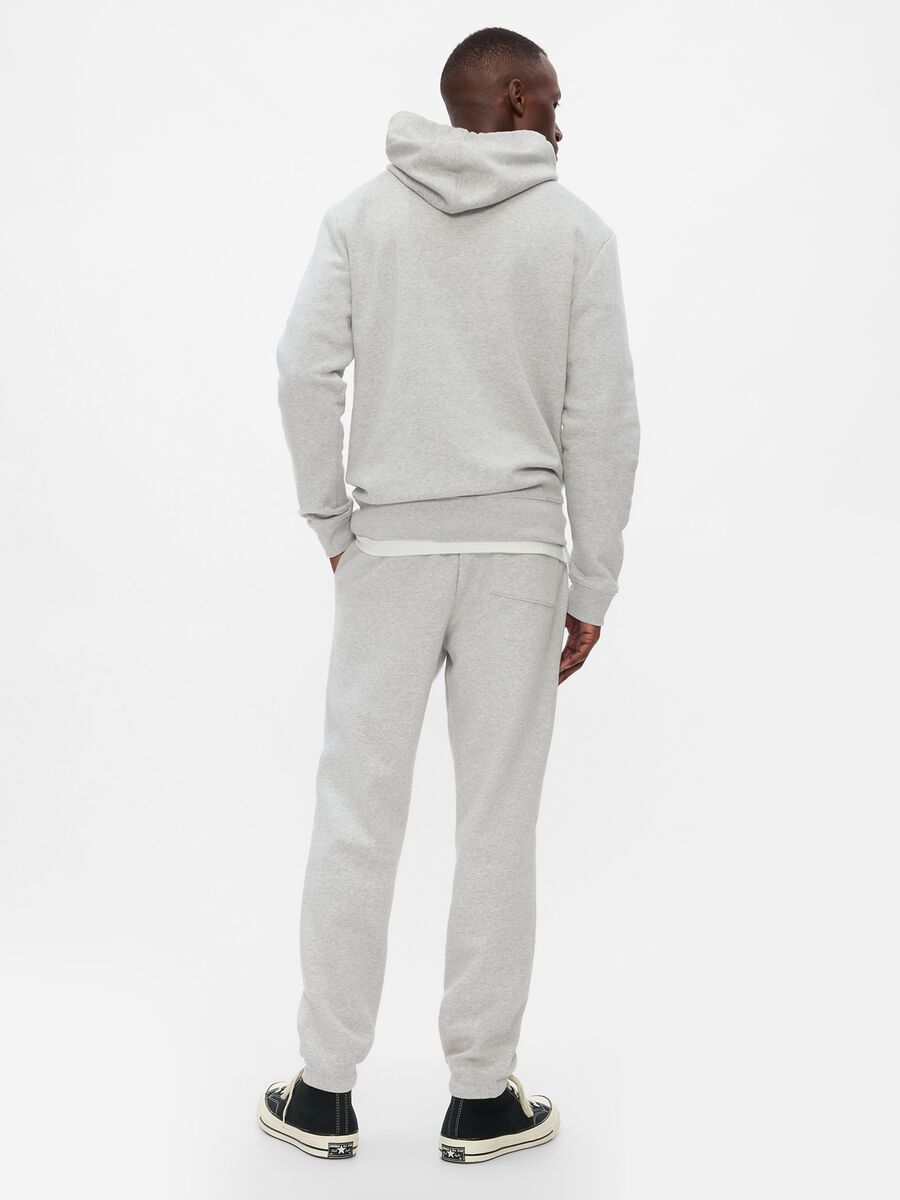 Pantaloni jogger grigio chiaro in misto cotone con logo GAP_2