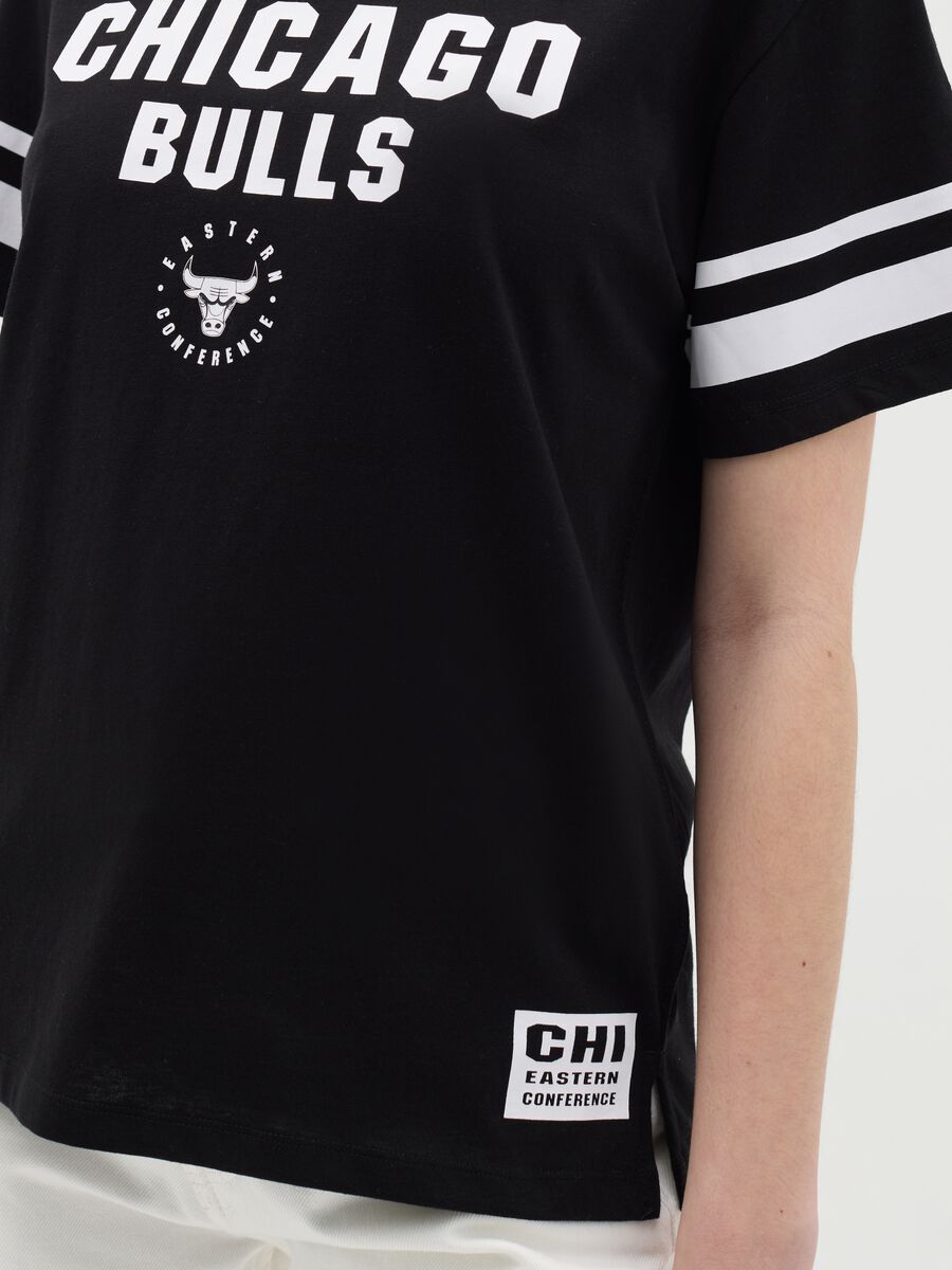 Black T-shirt with NBA Chicago Bulls print_2