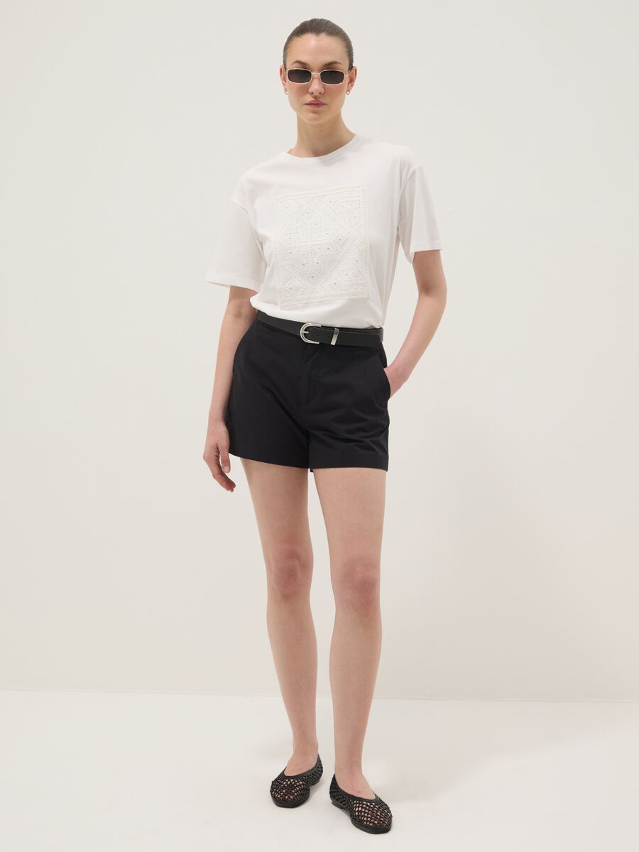 White pure cotton regular-fit T-shirt with perforated detail_2