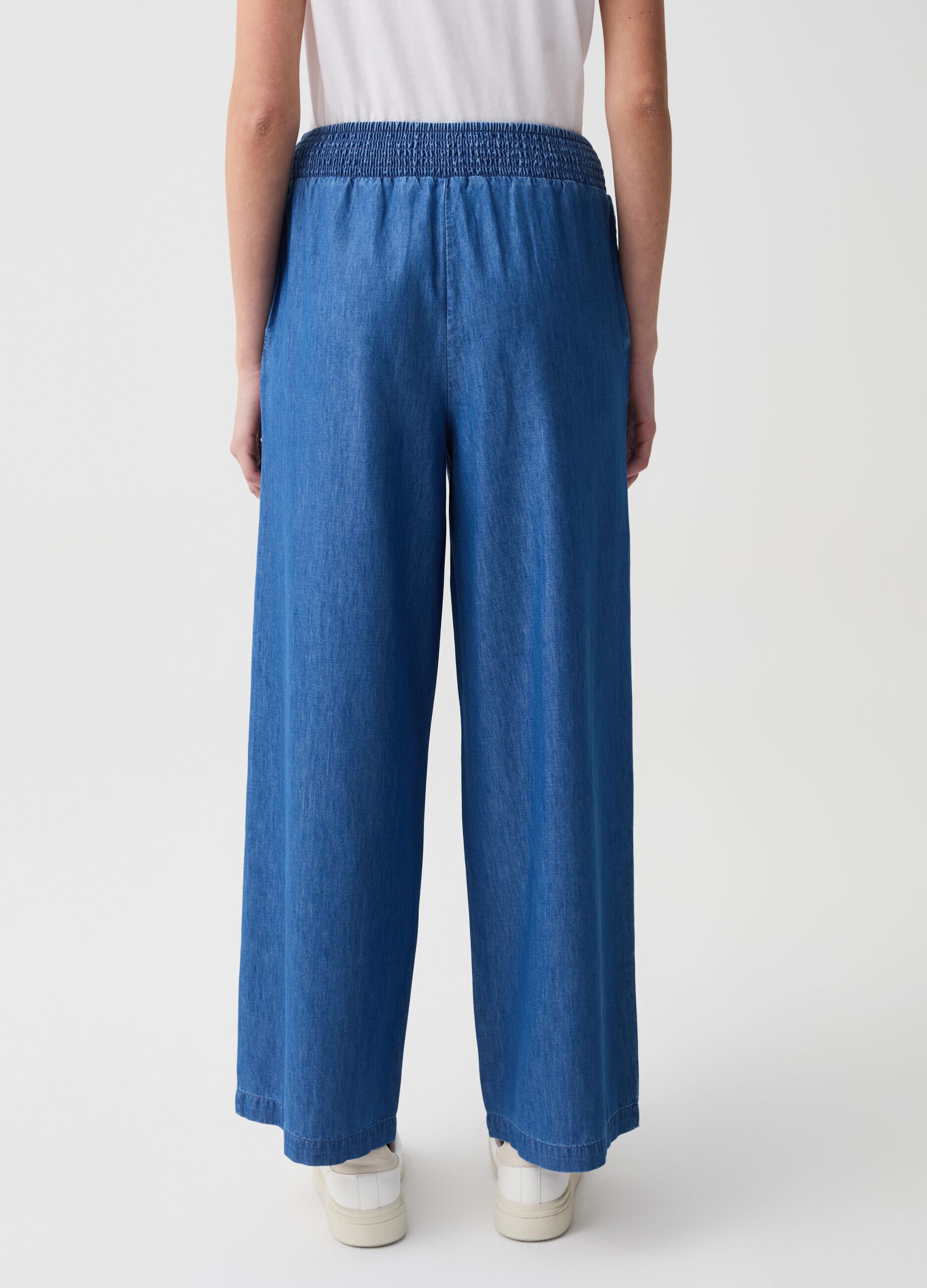 Wide-leg jeans in fluid fabric