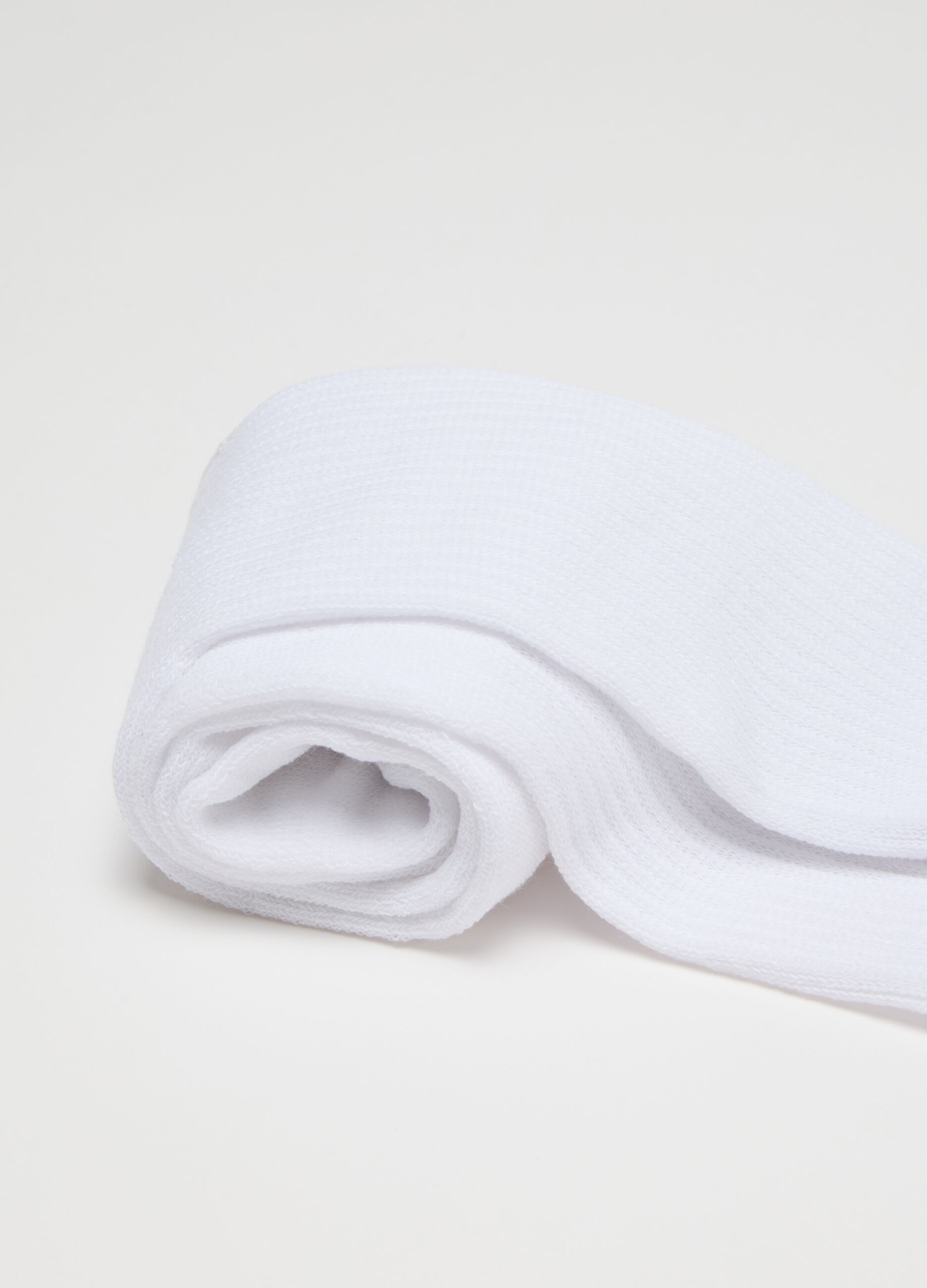 Set of long white cotton blend socks tripack